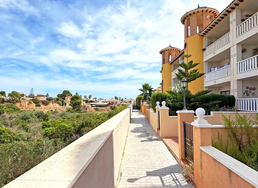 Resale - Apartment / Flat * - Orihuela Costa * - Lomas de Cabo Roig *