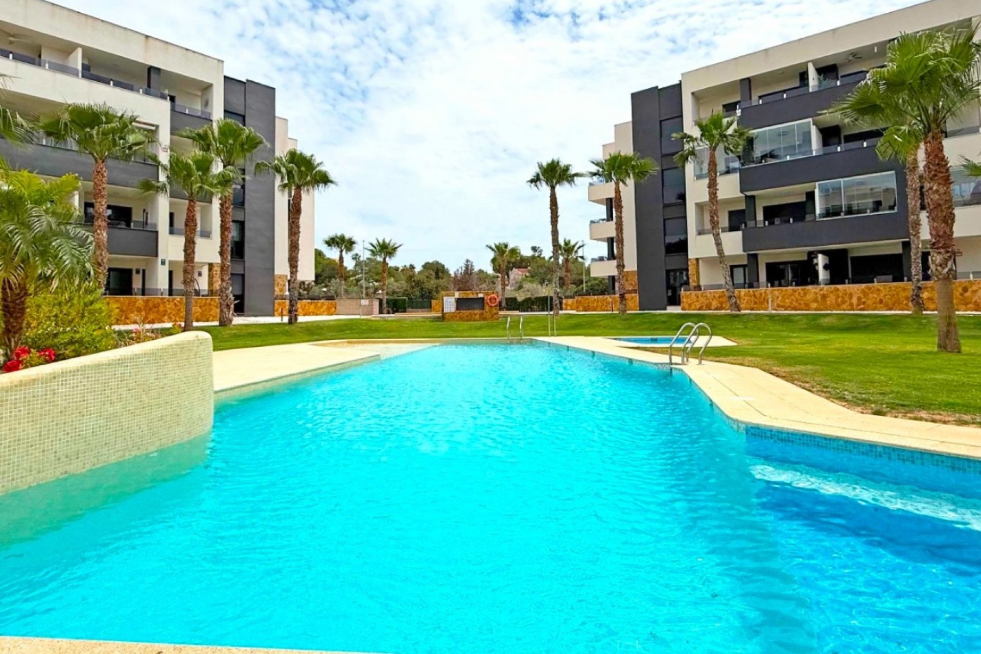 Resale - Apartment / Flat * - Orihuela Costa * - Los Altos *