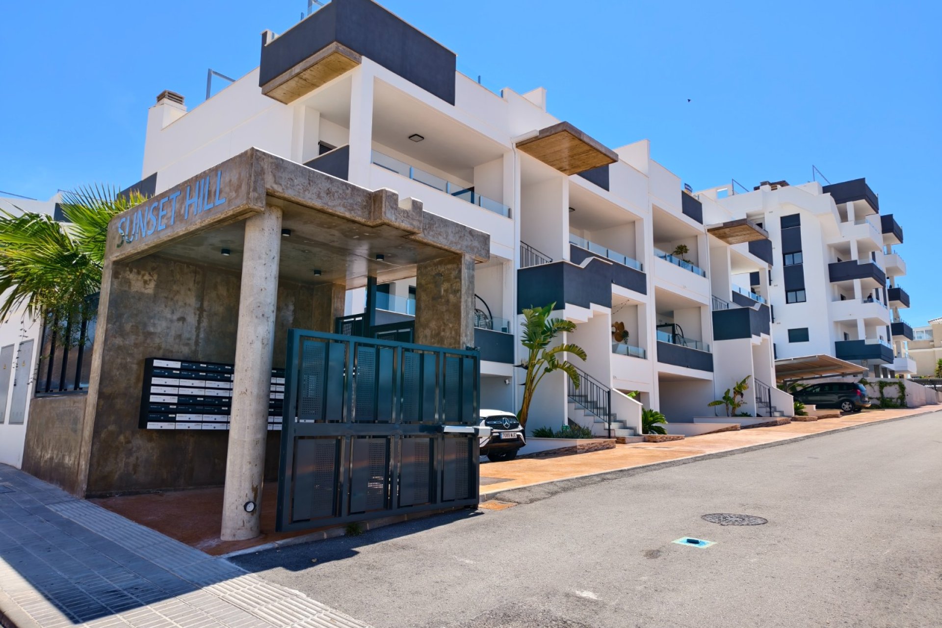 Resale - Apartment / Flat * - Orihuela Costa * - Los Altos *