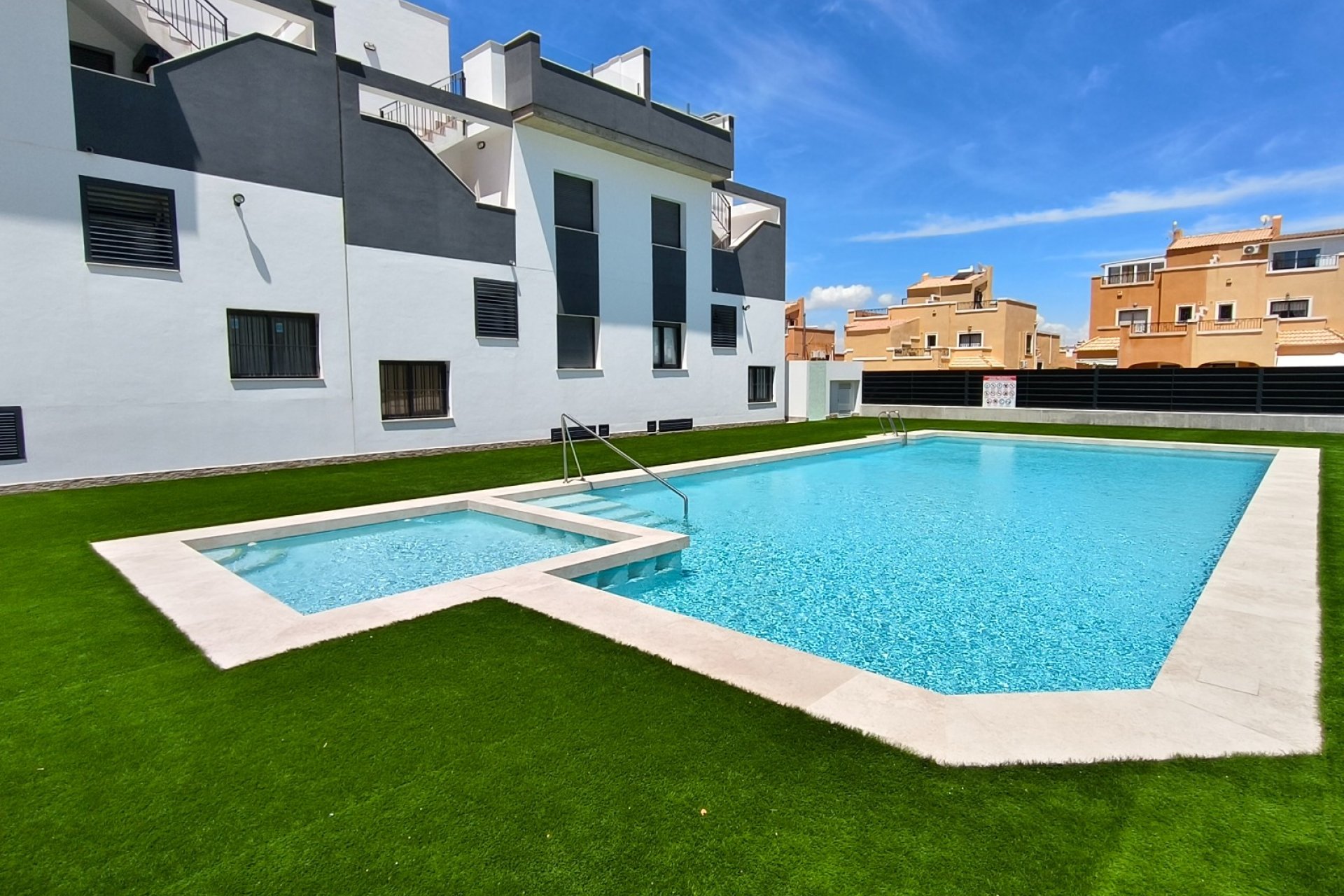 Resale - Apartment / Flat * - Orihuela Costa * - Los Altos *