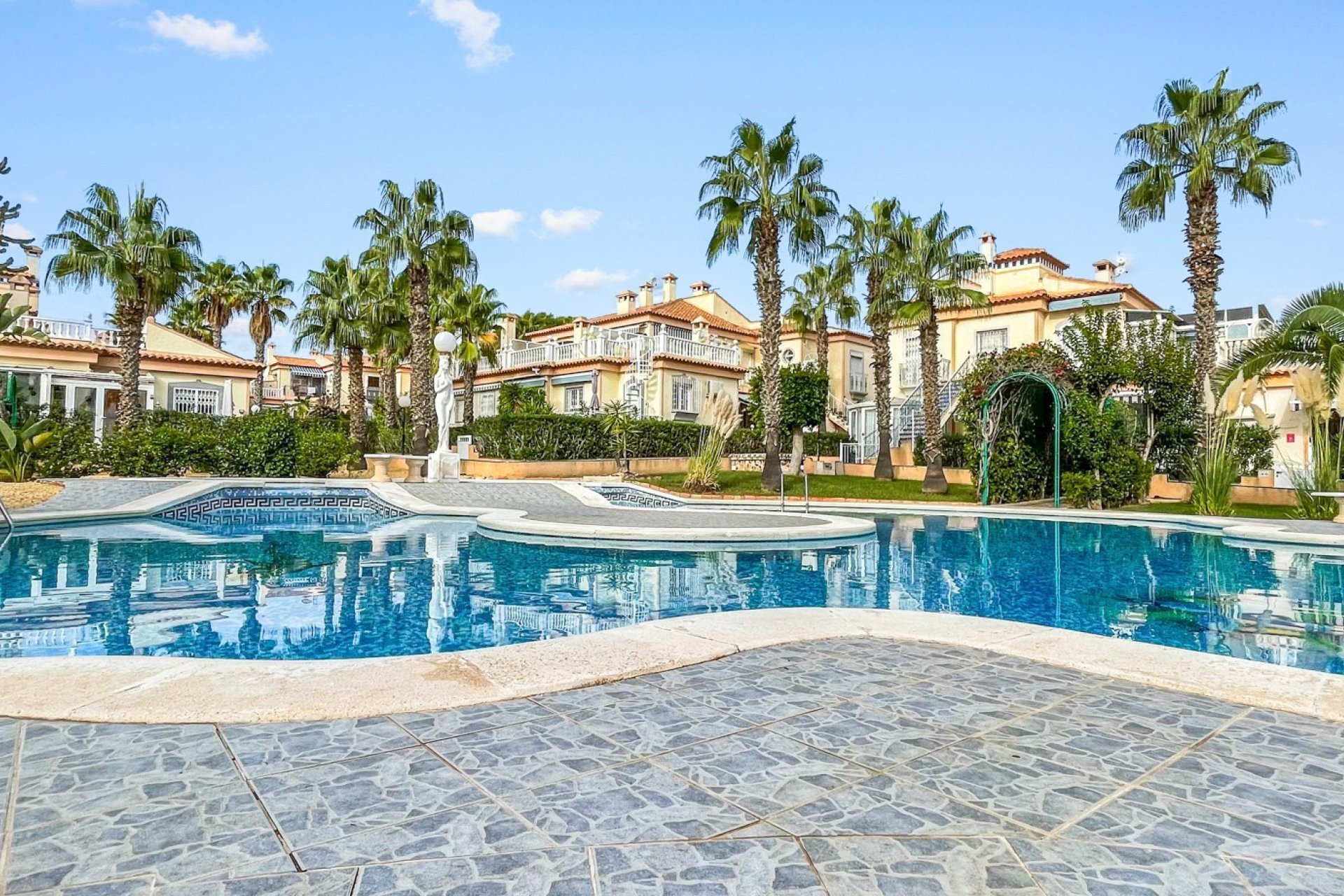 Resale - Apartment / Flat * - Orihuela Costa * - Los Altos *