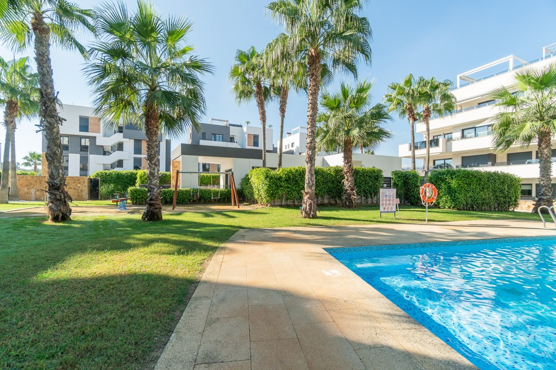 Resale - Apartment / Flat * - Orihuela Costa * - Los Altos *