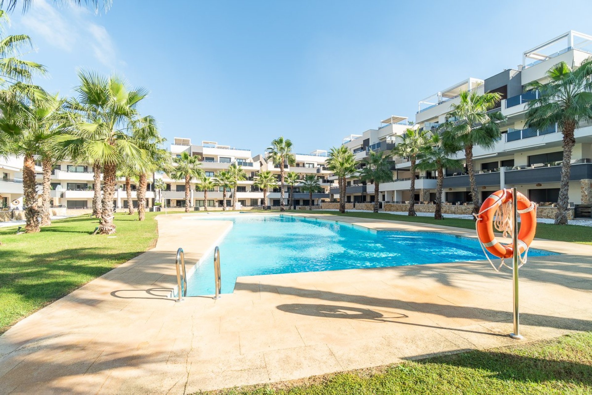 Resale - Apartment / Flat * - Orihuela Costa * - Los Altos *