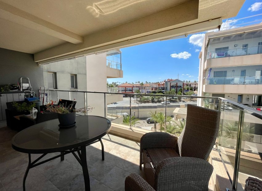Resale - Apartment / Flat * - Orihuela Costa - Los Dolses *