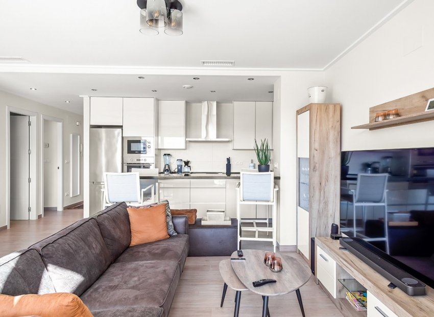 Resale - Apartment / Flat * - Orihuela Costa - Los Dolses *