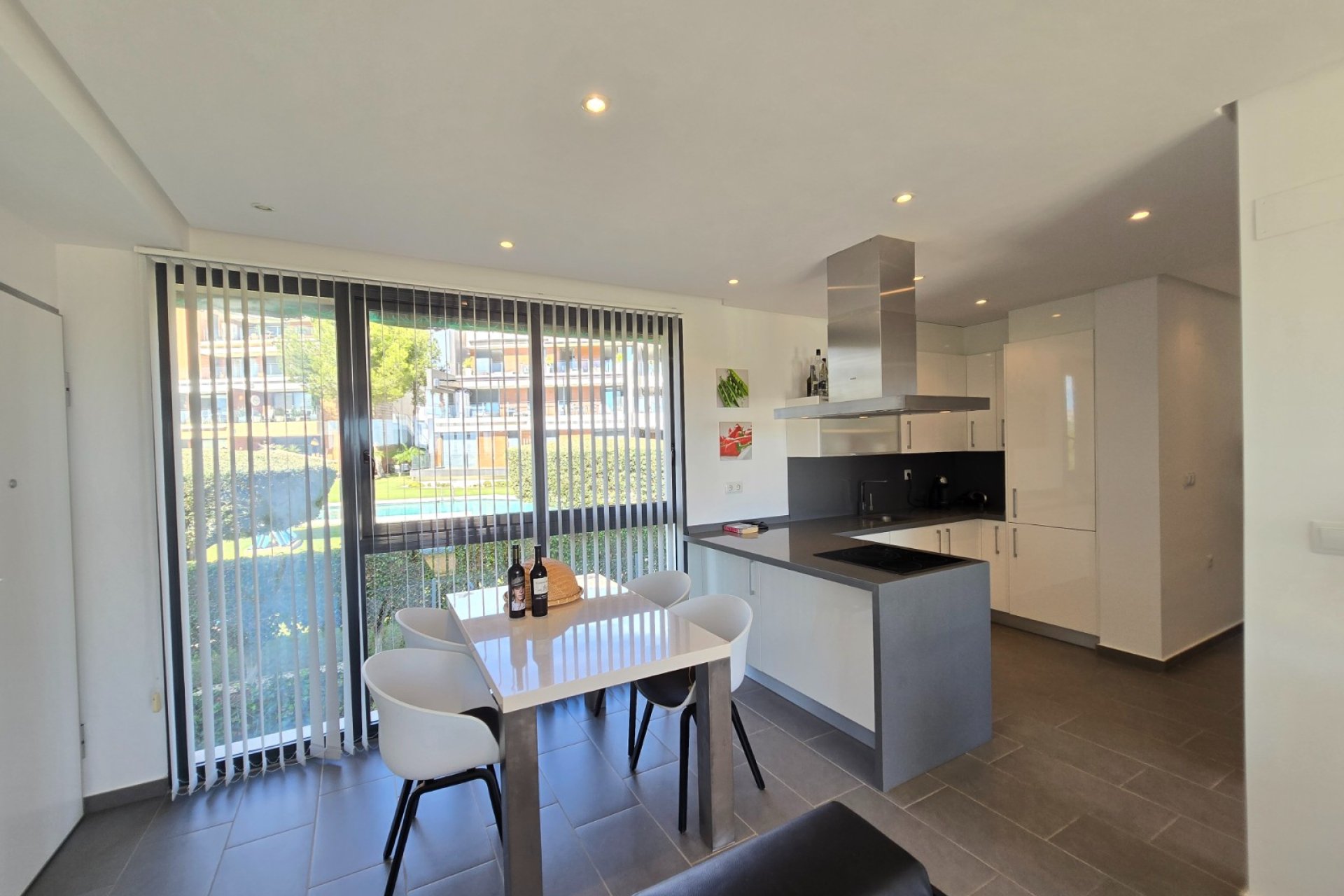 Resale - Apartment / Flat * - Orihuela Costa - Los Dolses *