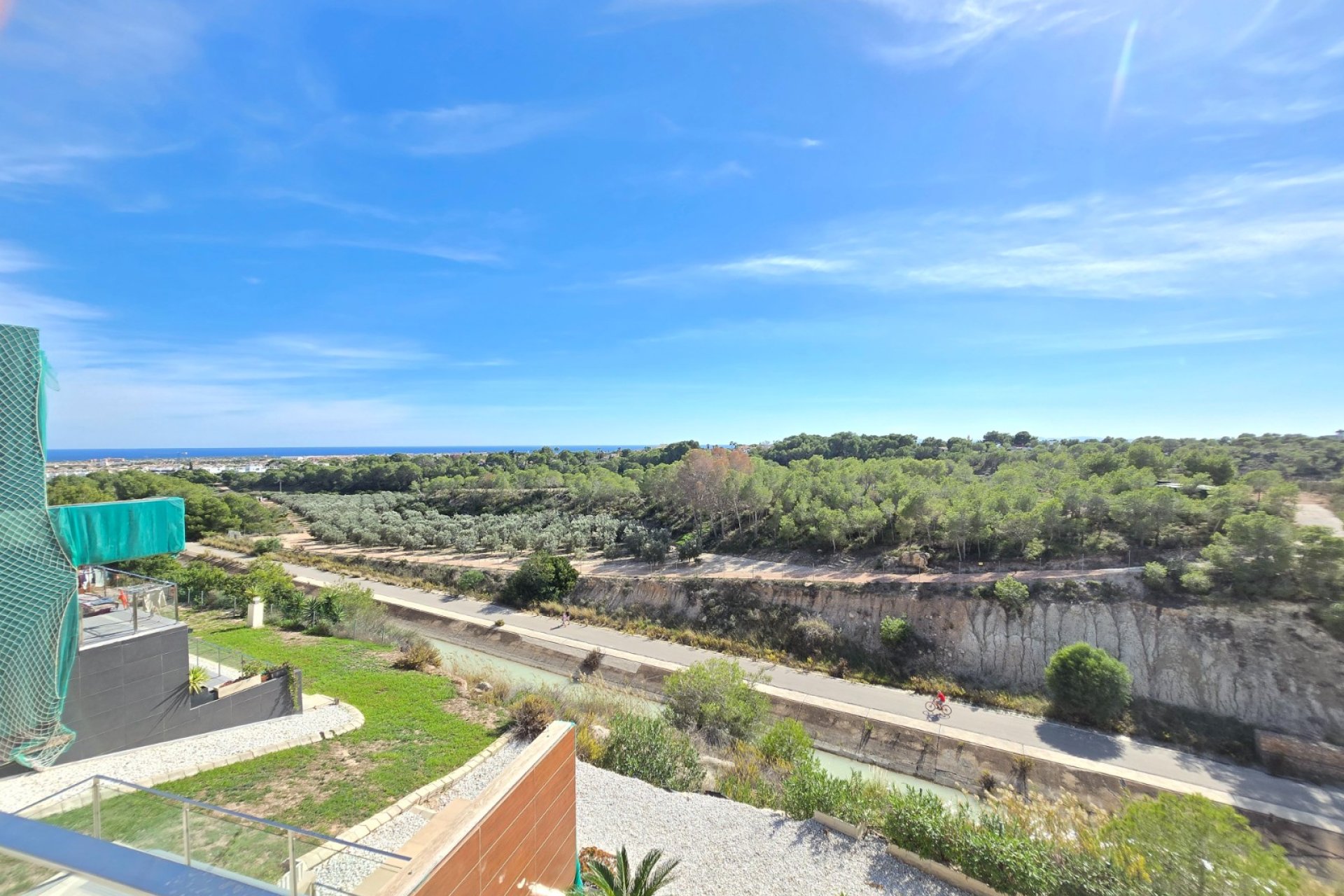Resale - Apartment / Flat * - Orihuela Costa - Los Dolses *
