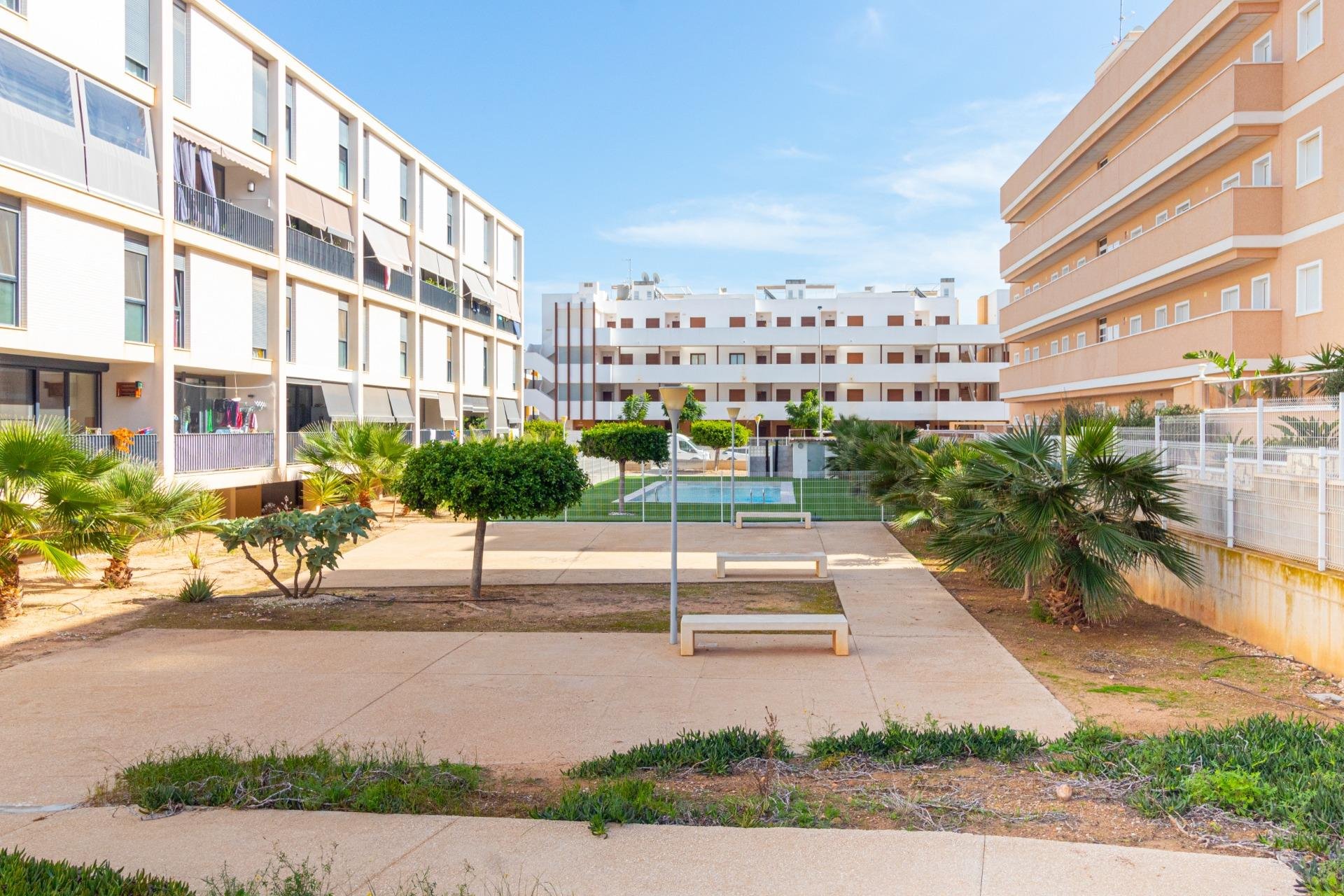 Resale - Apartment / Flat * - Orihuela Costa - Los Dolses *