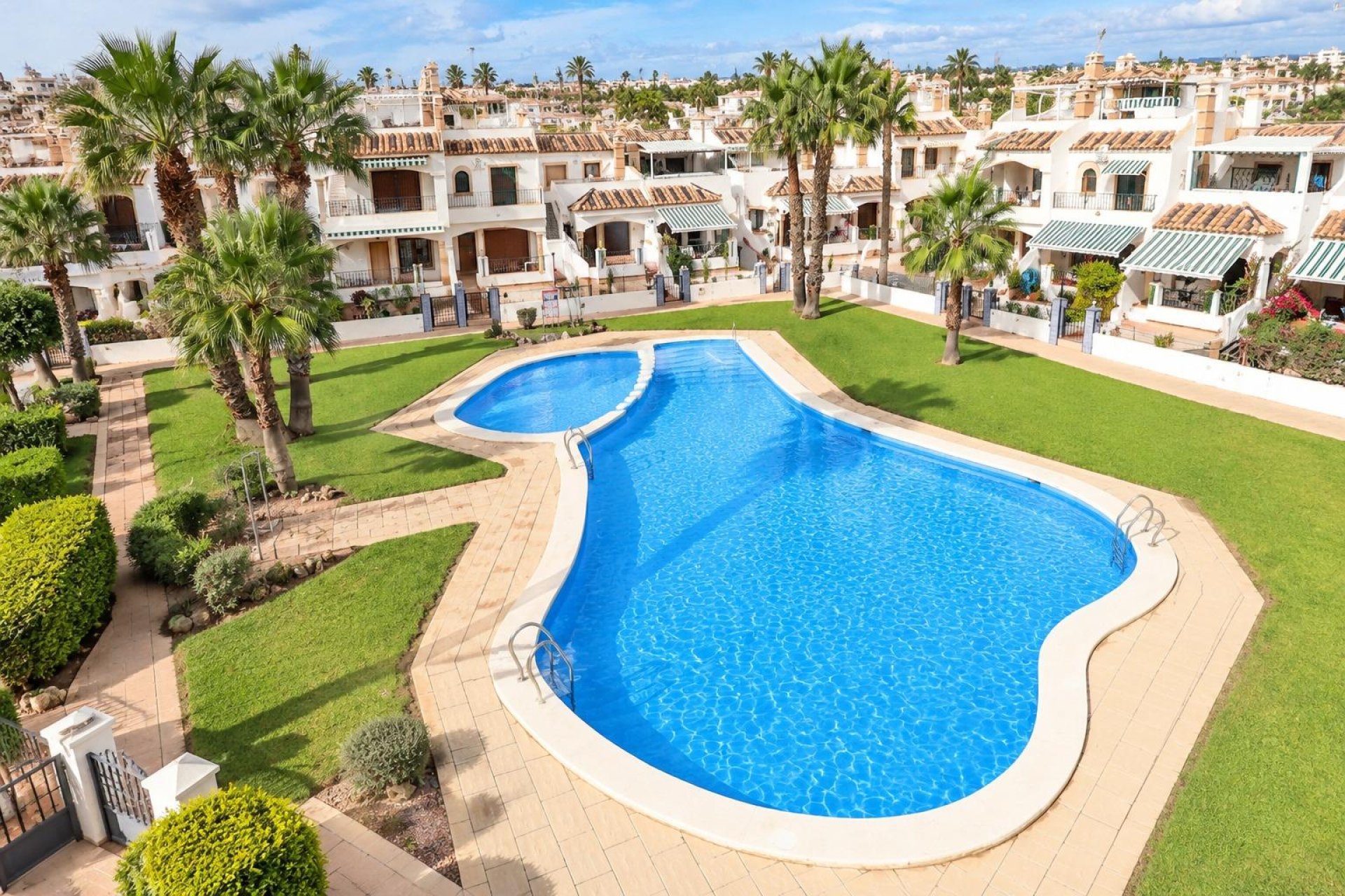 Resale - Apartment / Flat * - Orihuela Costa * - PAU 8 *