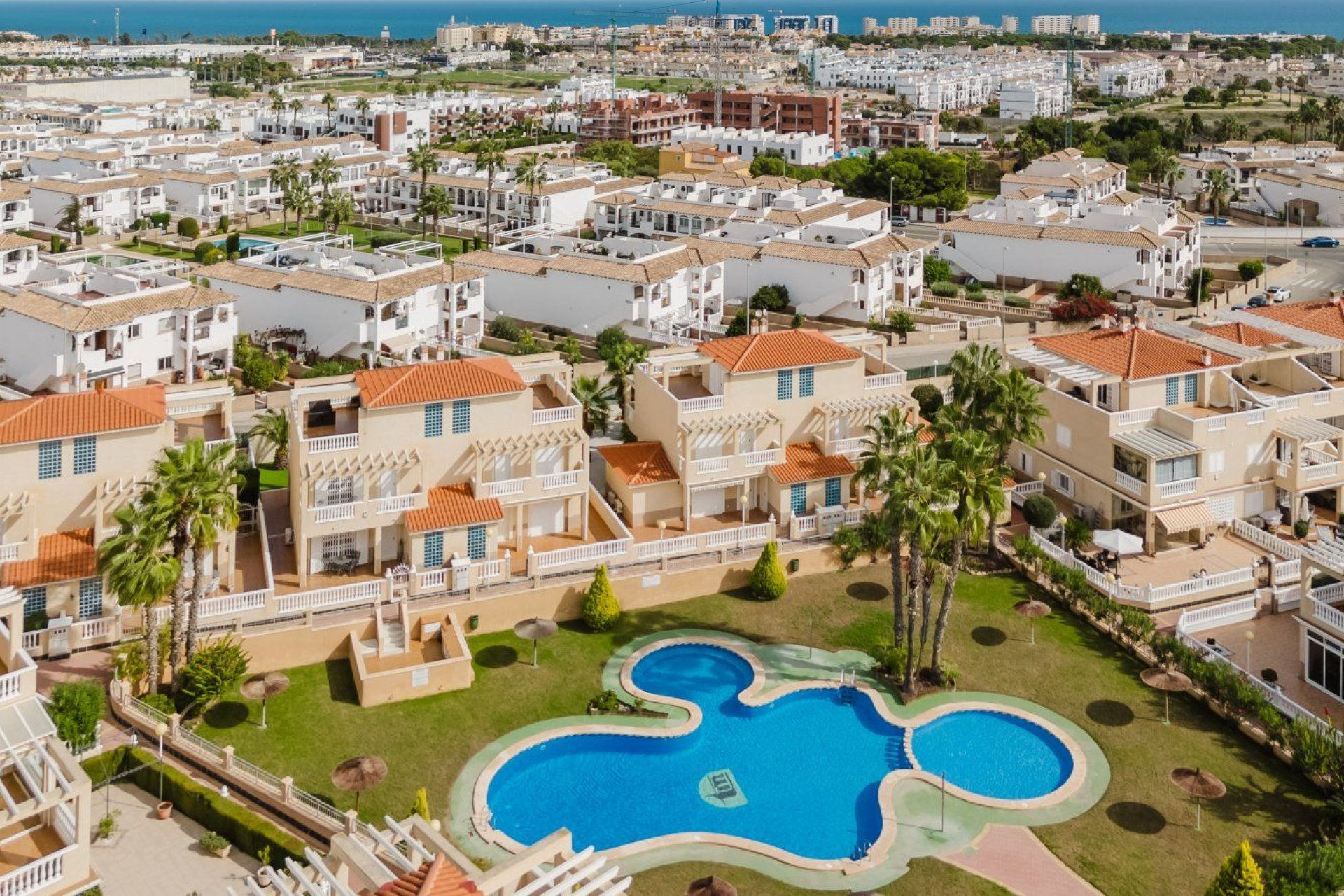 Resale - Apartment / Flat * - Orihuela Costa - Playa Flamenca *