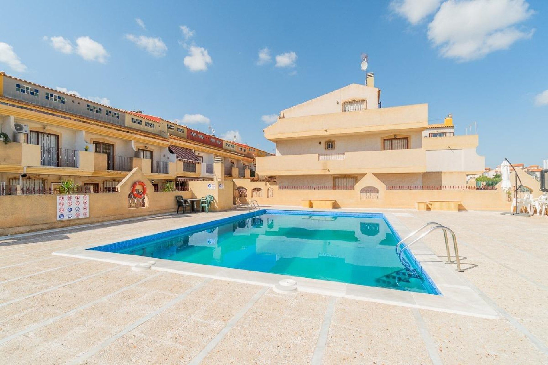 Resale - Apartment / Flat * - Orihuela Costa - Playa Flamenca *