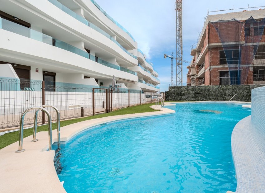 Resale - Apartment / Flat * - Orihuela Costa - Playa Flamenca *