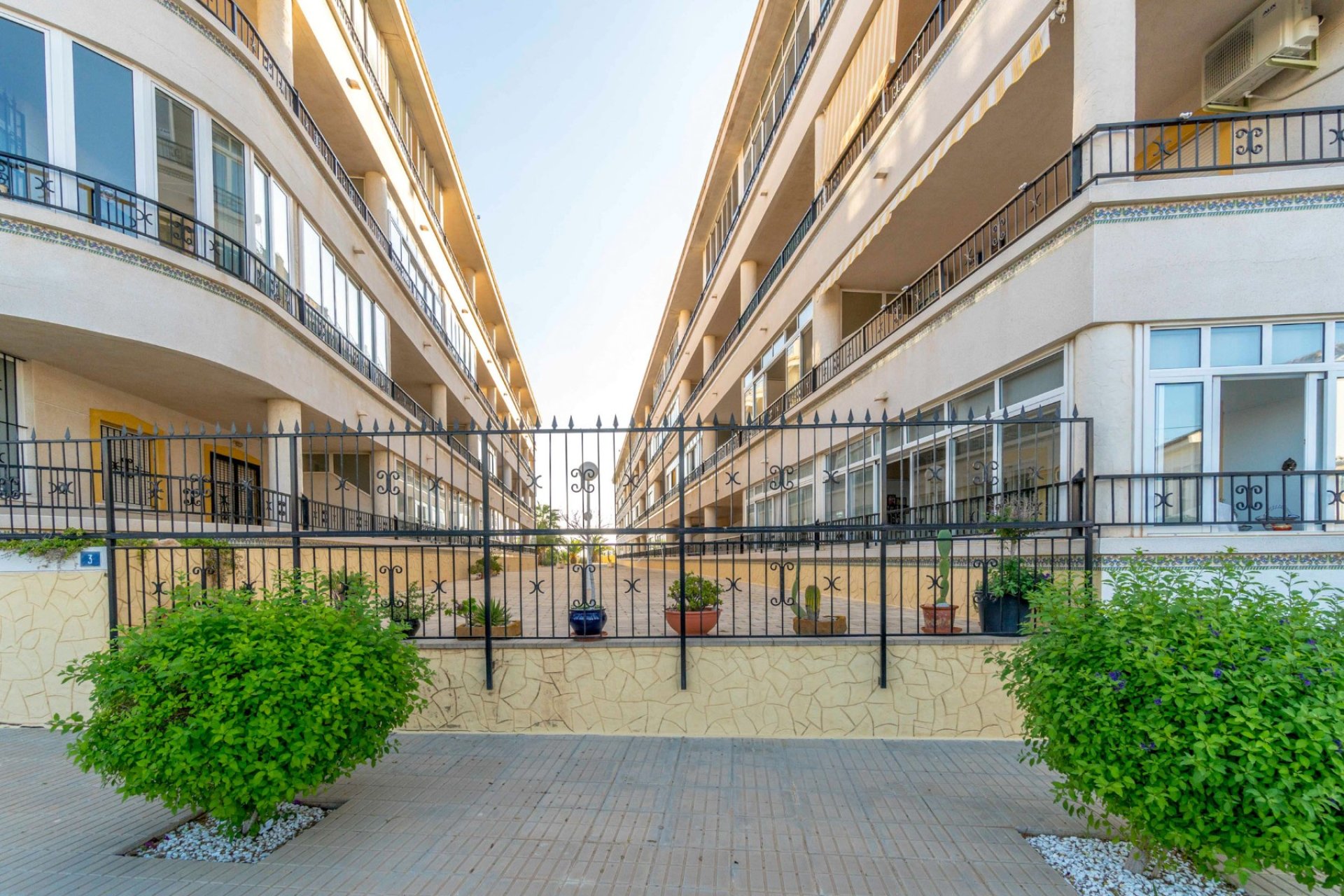 Resale - Apartment / Flat * - Orihuela Costa * - Playa Flamenca *