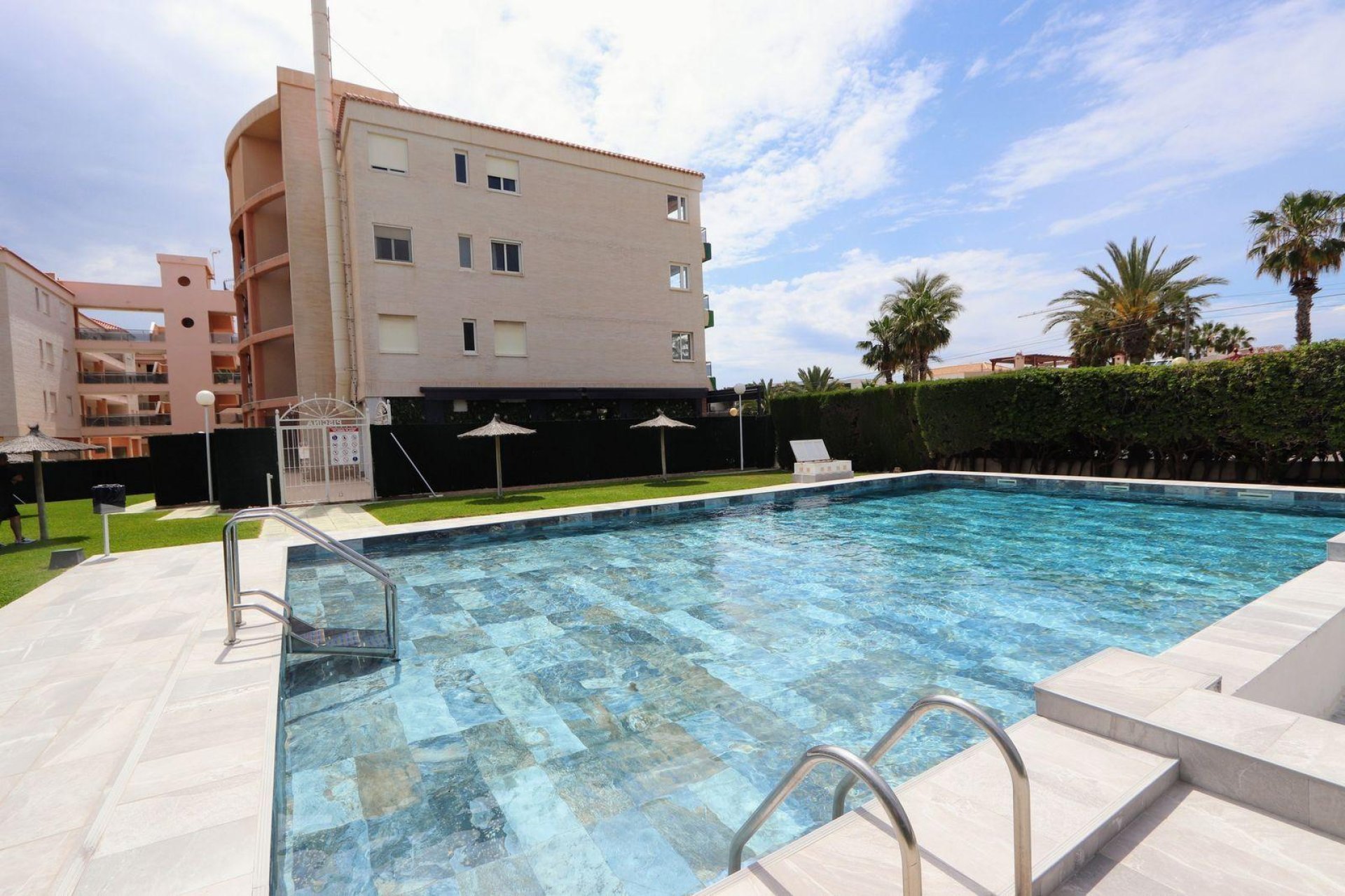 Resale - Apartment / Flat * - Orihuela Costa * - Playa Flamenca *