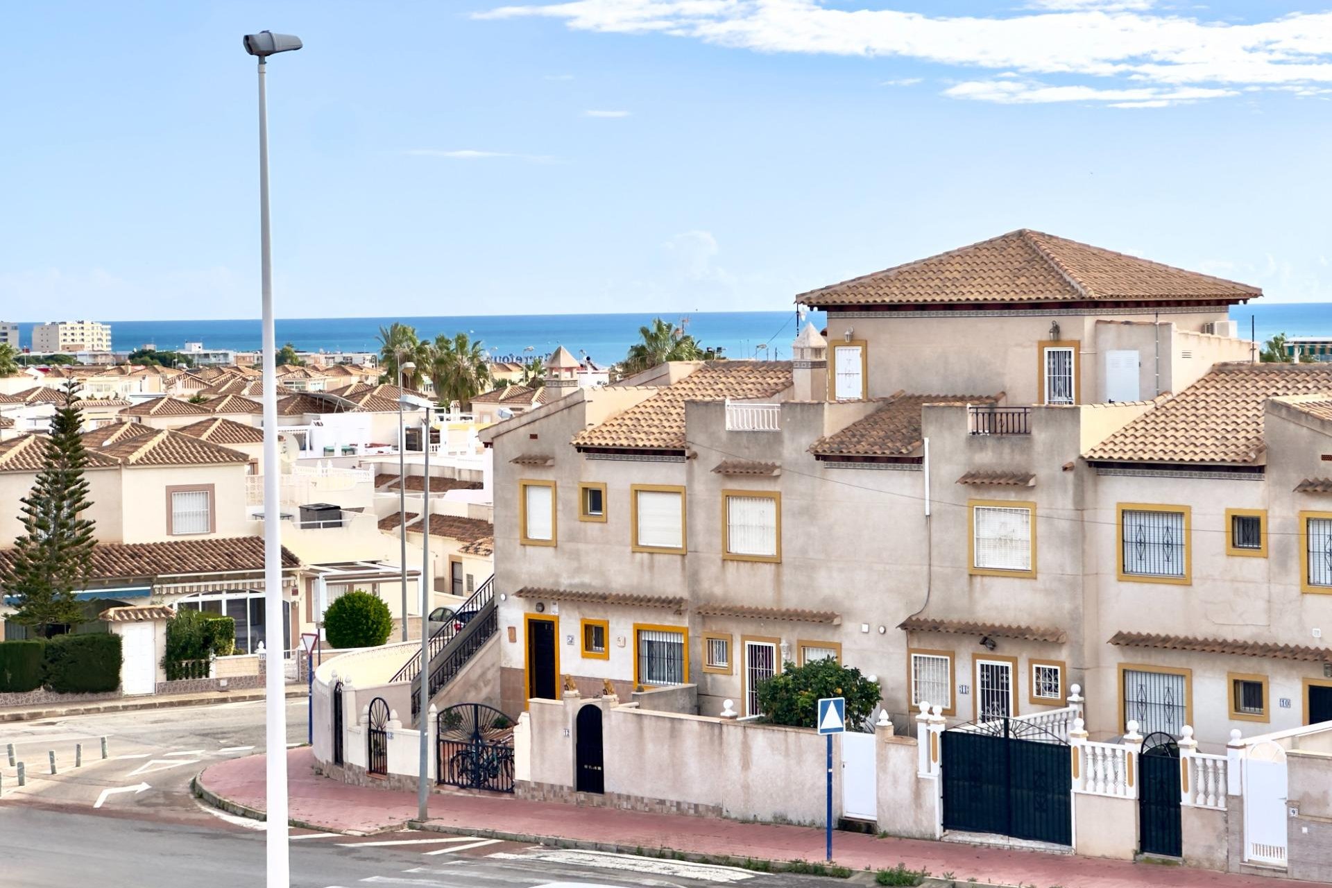 Resale - Apartment / Flat * - Orihuela Costa * - Playa Flamenca *