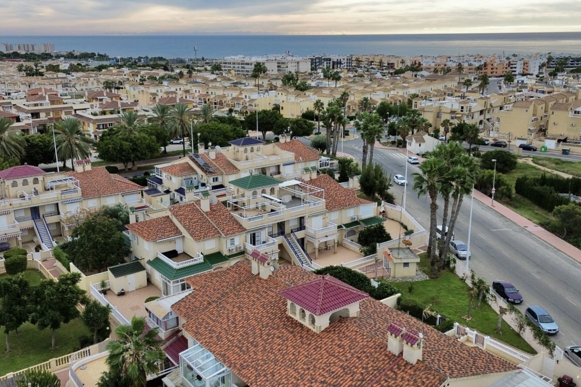 Resale - Apartment / Flat * - Orihuela Costa * - Playa Flamenca *