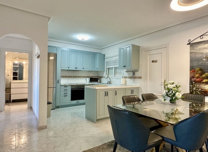 Resale - Apartment / Flat * - Orihuela Costa * - Playa Flamenca *