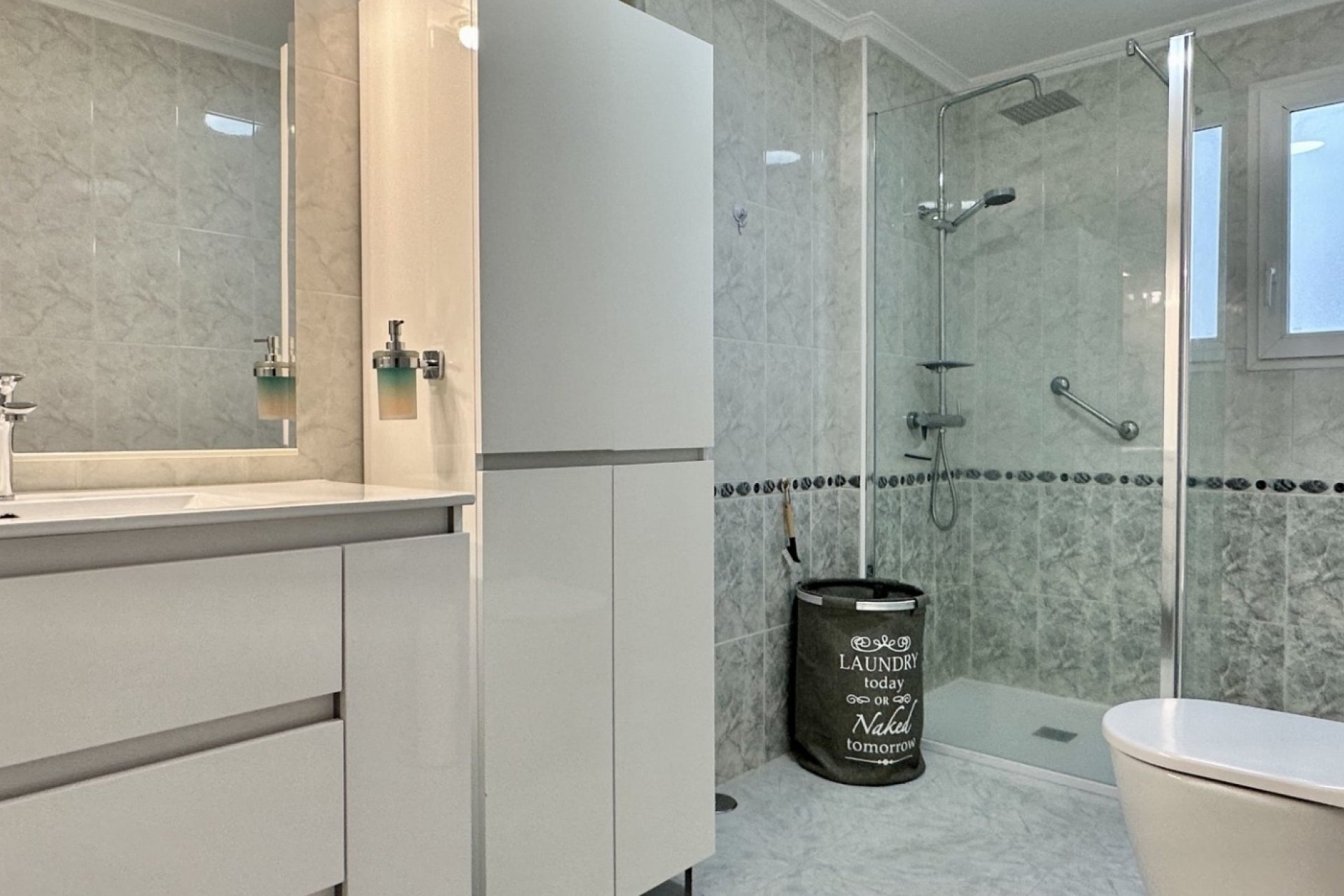 Resale - Apartment / Flat * - Orihuela Costa * - Playa Flamenca *