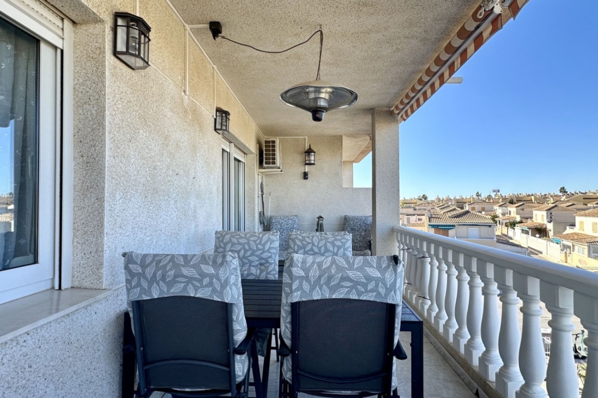 Resale - Apartment / Flat * - Orihuela Costa * - Playa Flamenca *