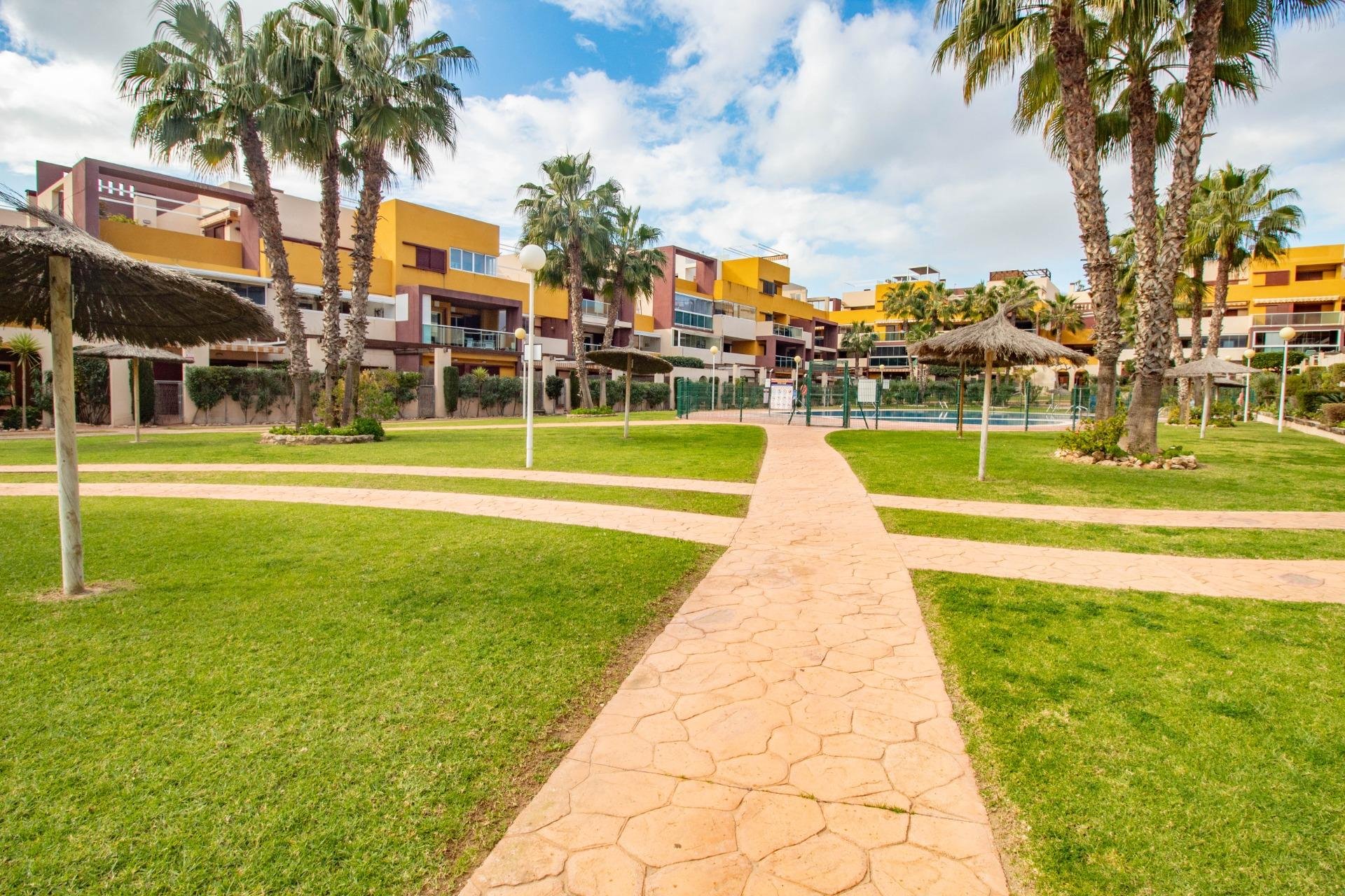 Resale - Apartment / Flat * - Orihuela Costa * - Playa Flamenca *
