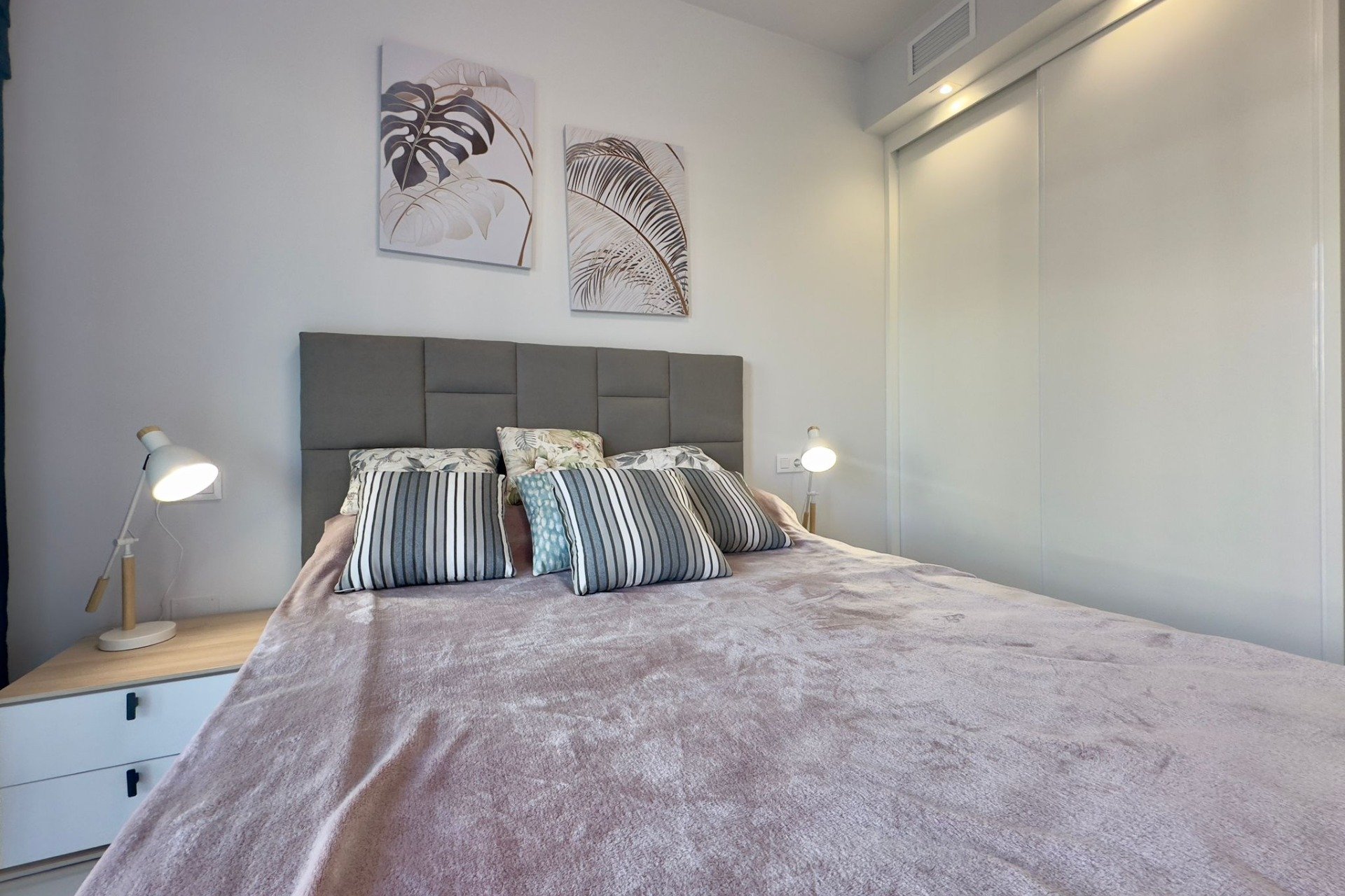 Resale - Apartment / Flat * - Orihuela Costa * - Playa Flamenca *