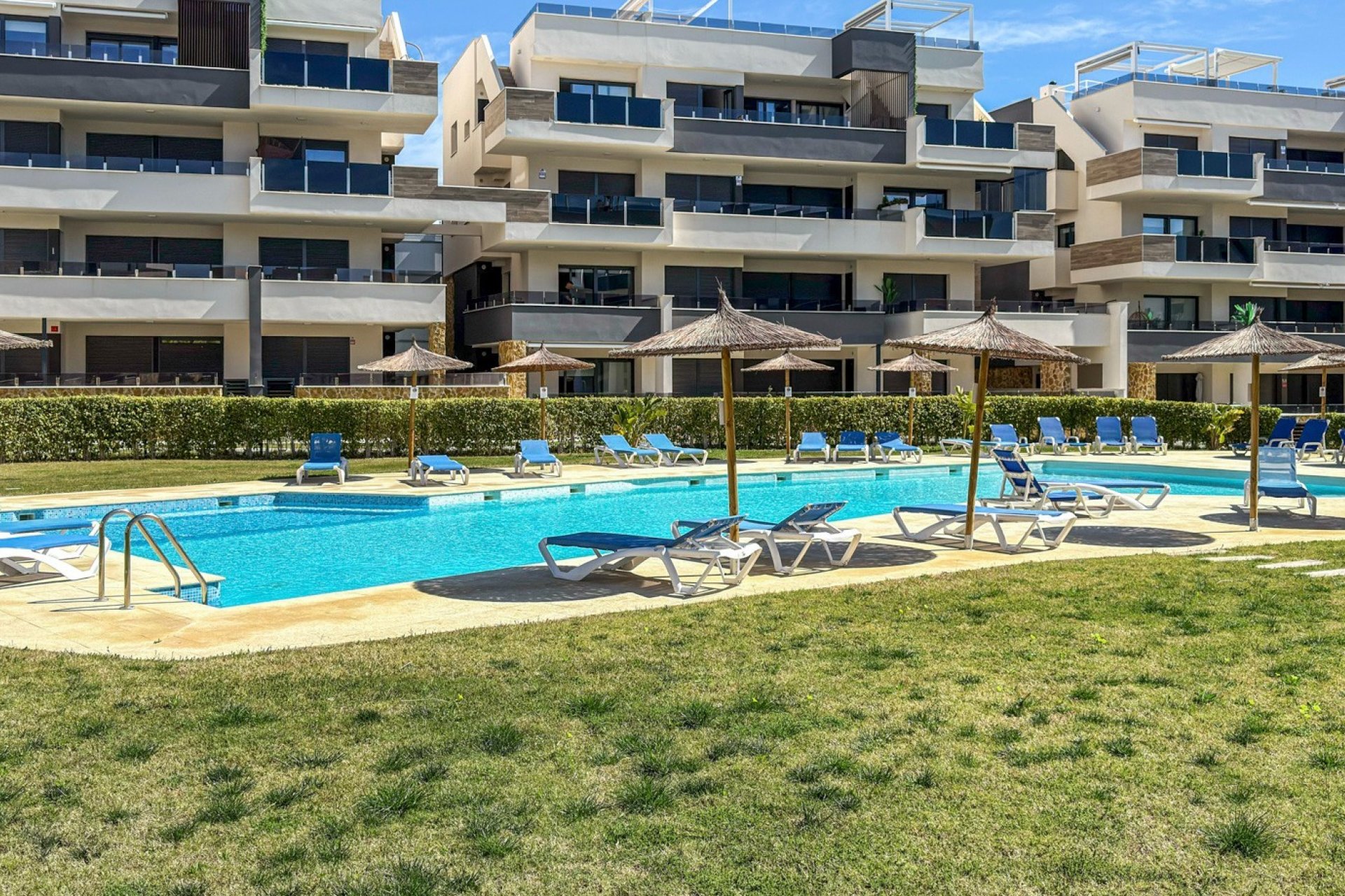 Resale - Apartment / Flat * - Orihuela Costa * - Playa Flamenca *