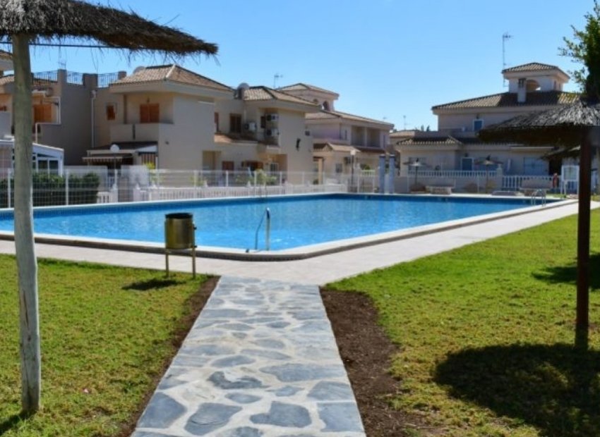 Resale - Apartment / Flat * - Orihuela Costa * - Playa Flamenca *