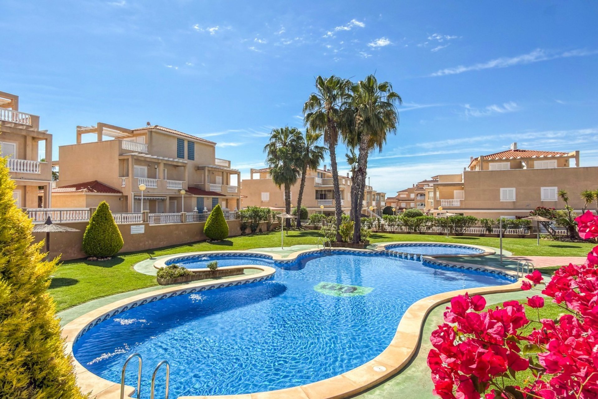 Resale - Apartment / Flat * - Orihuela Costa * - Playa Flamenca *