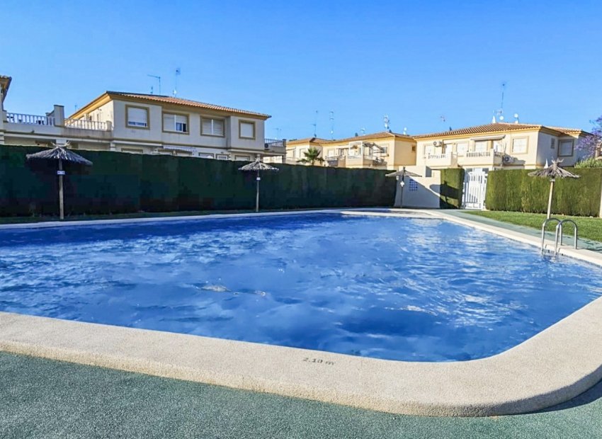 Resale - Apartment / Flat * - Orihuela Costa * - Playa Flamenca *