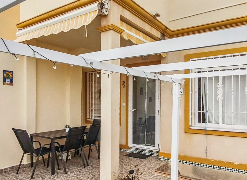 Resale - Apartment / Flat * - Orihuela Costa * - Playa Flamenca *