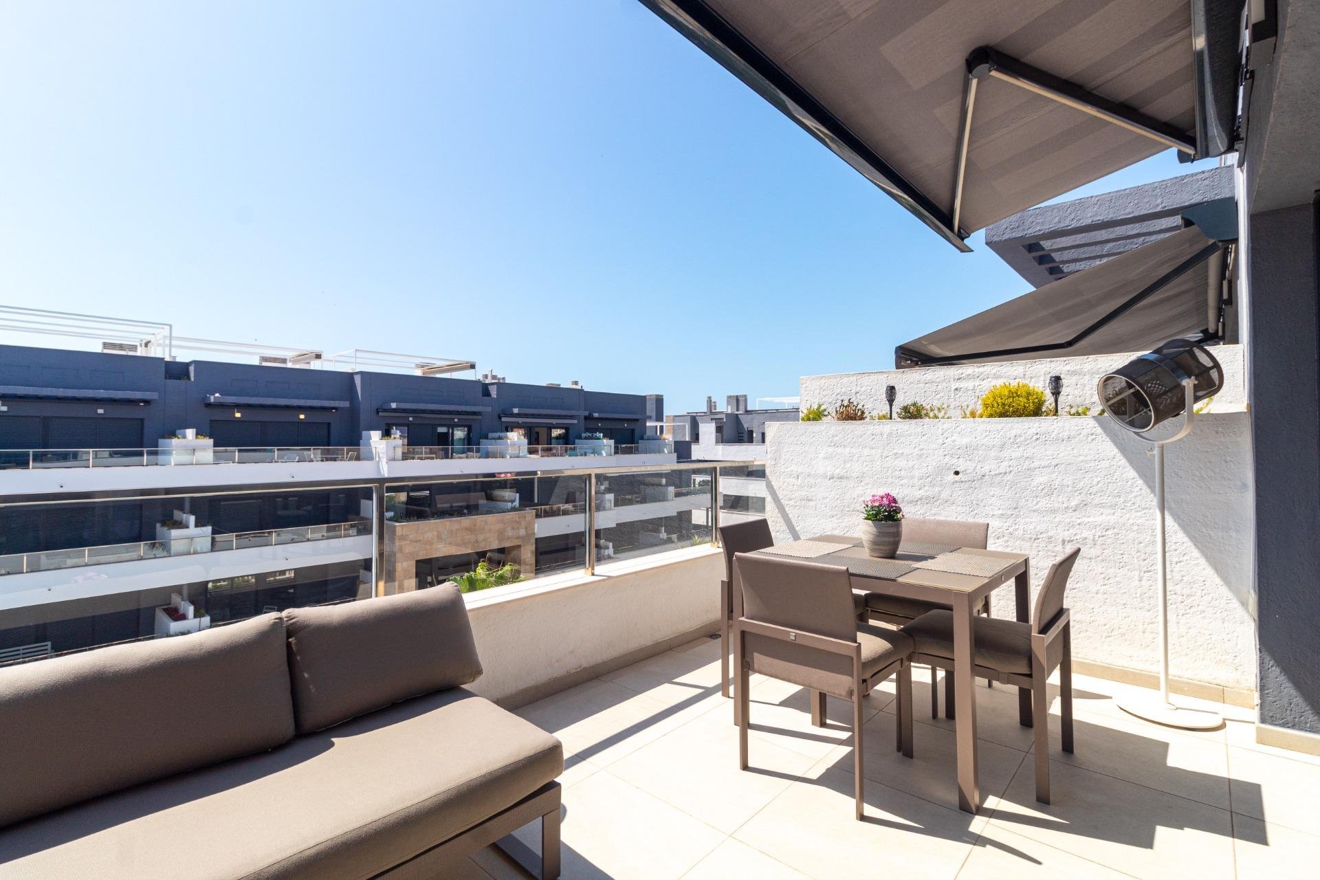 Resale - Apartment / Flat * - Orihuela Costa * - Playa Flamenca *
