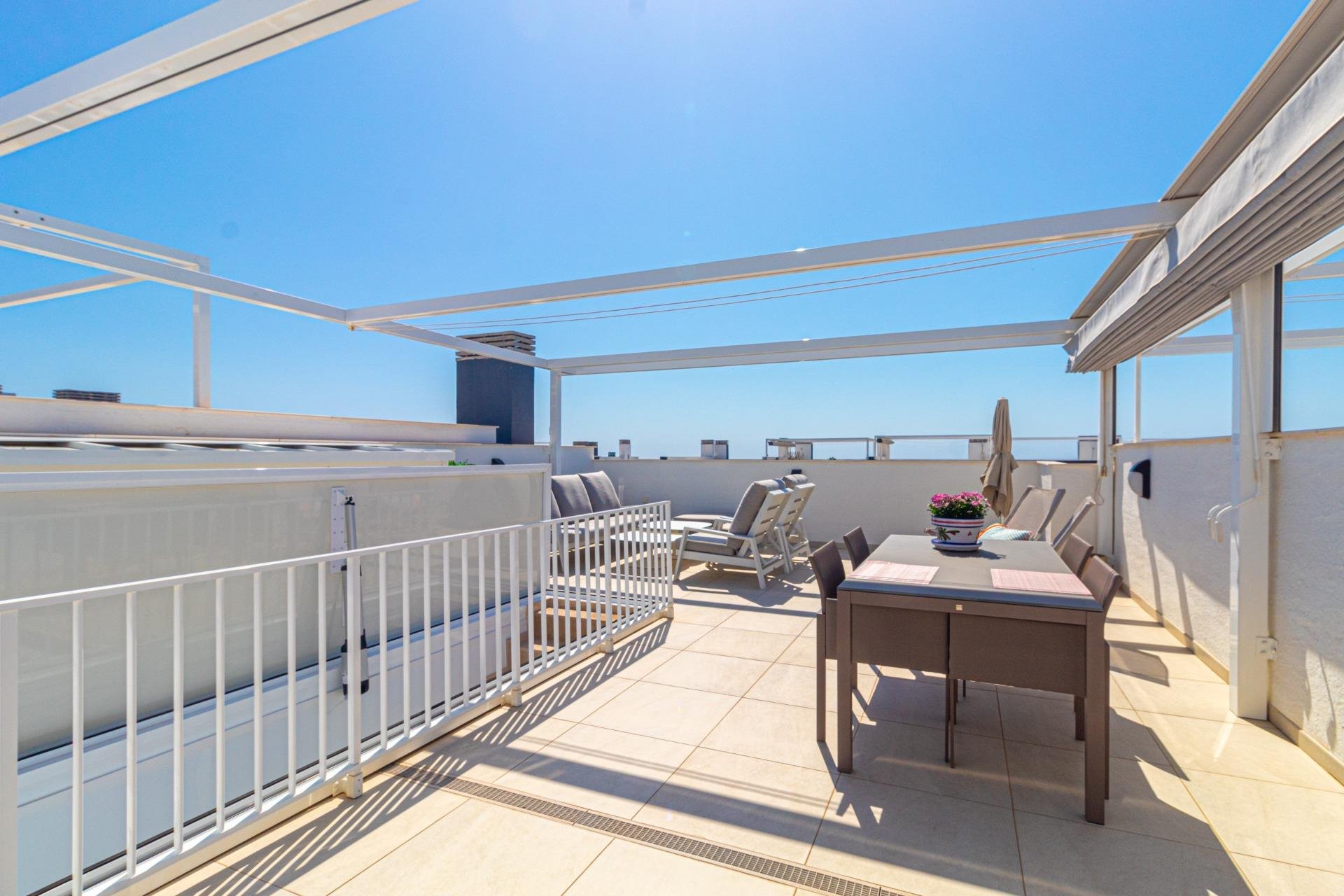 Resale - Apartment / Flat * - Orihuela Costa * - Playa Flamenca *