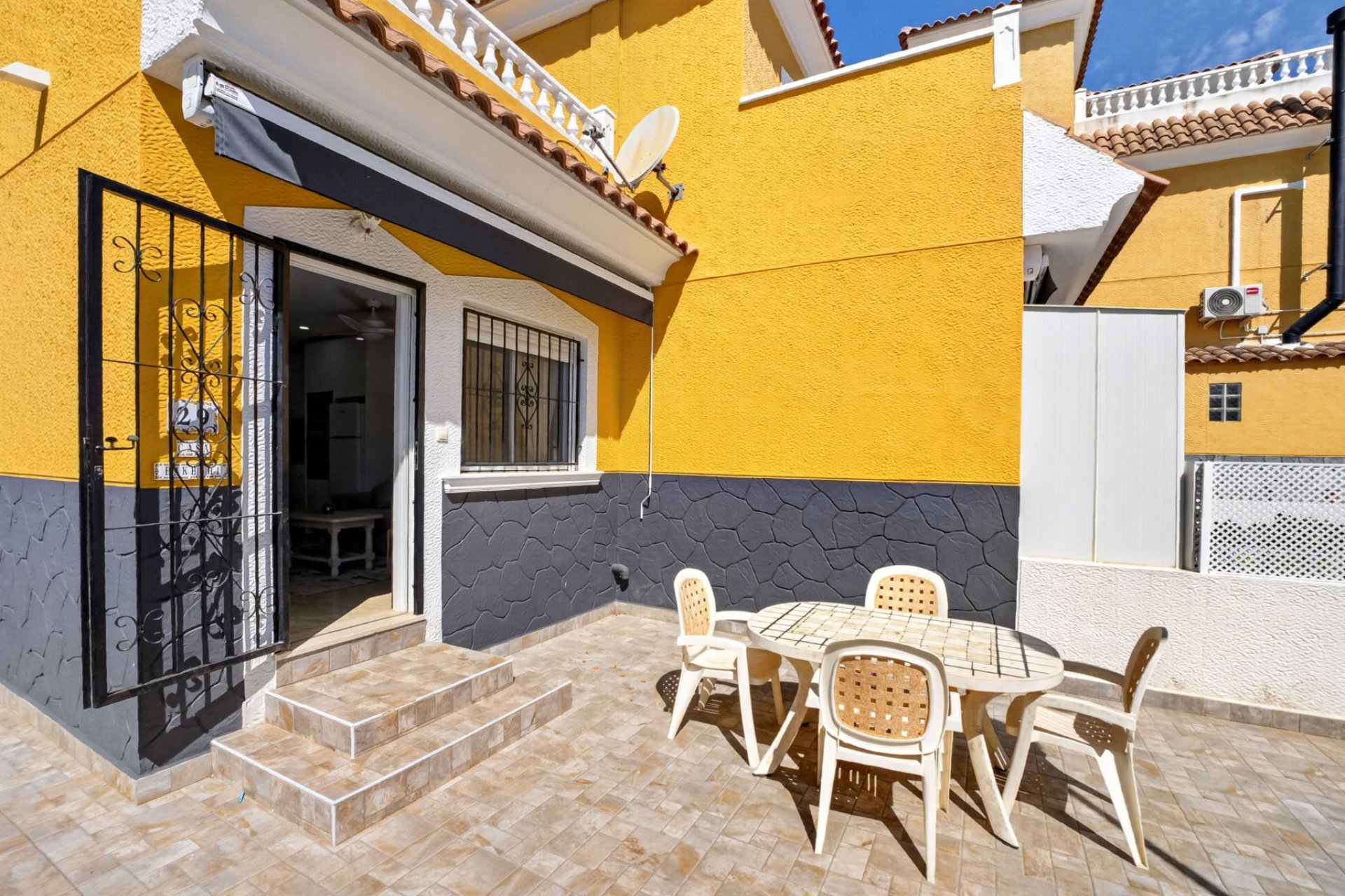 Resale - Apartment / Flat * - Orihuela Costa * - Playa Flamenca *