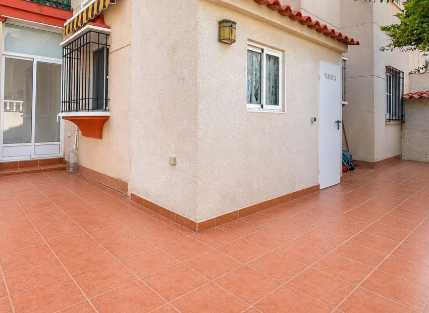 Resale - Apartment / Flat * - Orihuela Costa * - Playa Flamenca *