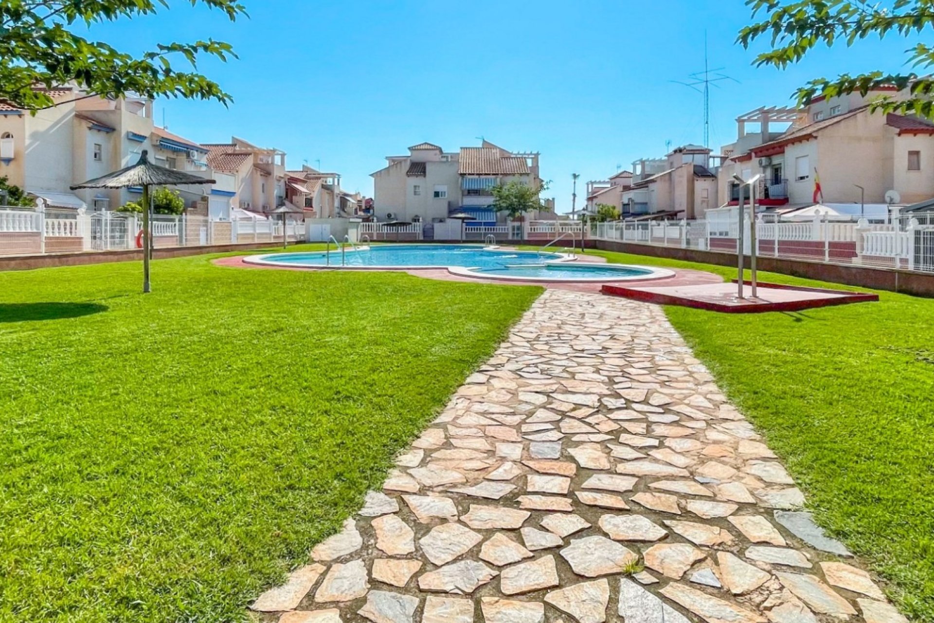 Resale - Apartment / Flat * - Orihuela Costa * - Playa Flamenca *