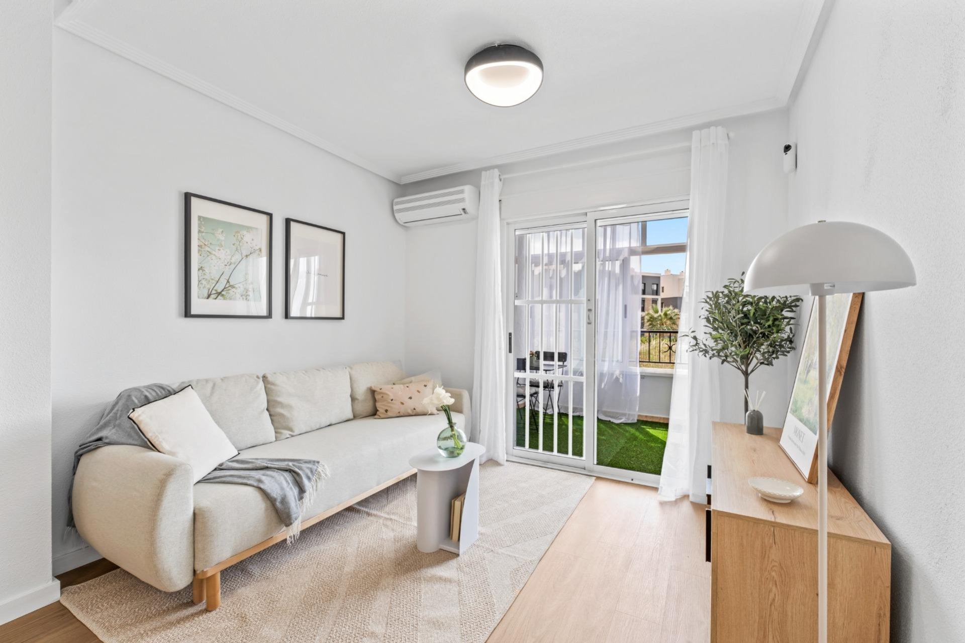 Resale - Apartment / Flat * - Orihuela Costa * - Playa Flamenca *