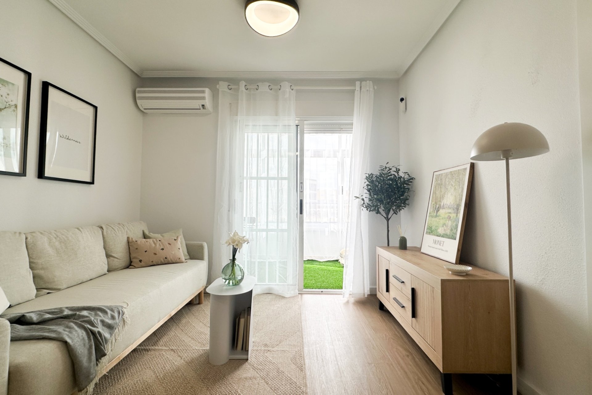 Resale - Apartment / Flat * - Orihuela Costa * - Playa Flamenca *