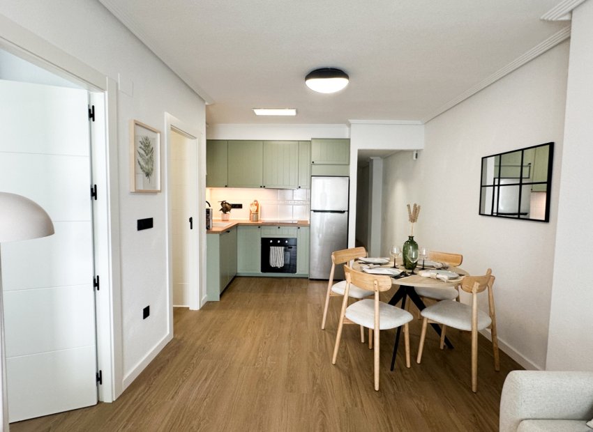 Resale - Apartment / Flat * - Orihuela Costa * - Playa Flamenca *