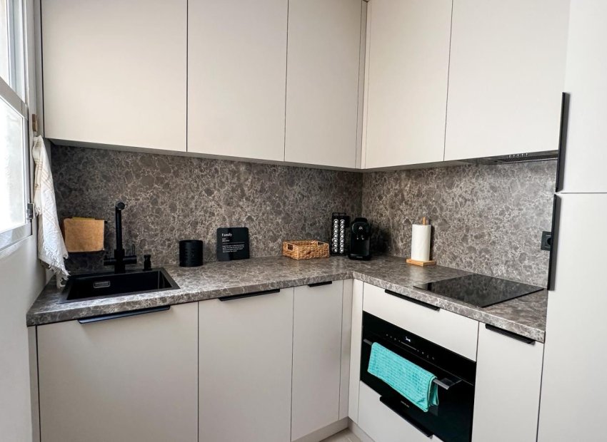 Resale - Apartment / Flat * - Orihuela Costa * - Playa Flamenca *