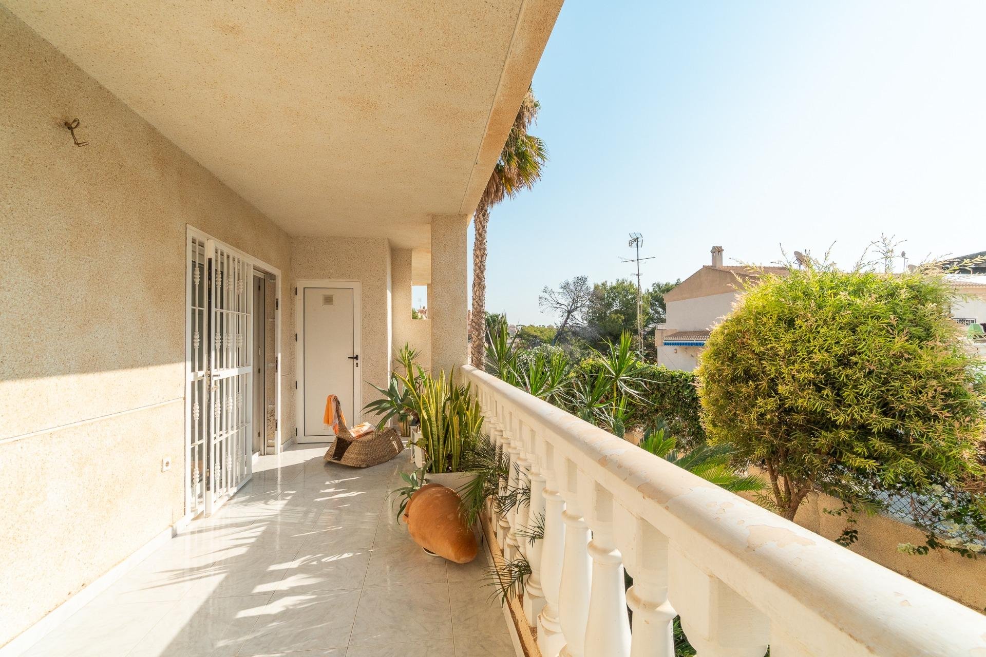 Resale - Apartment / Flat * - Orihuela Costa * - Playa Flamenca *