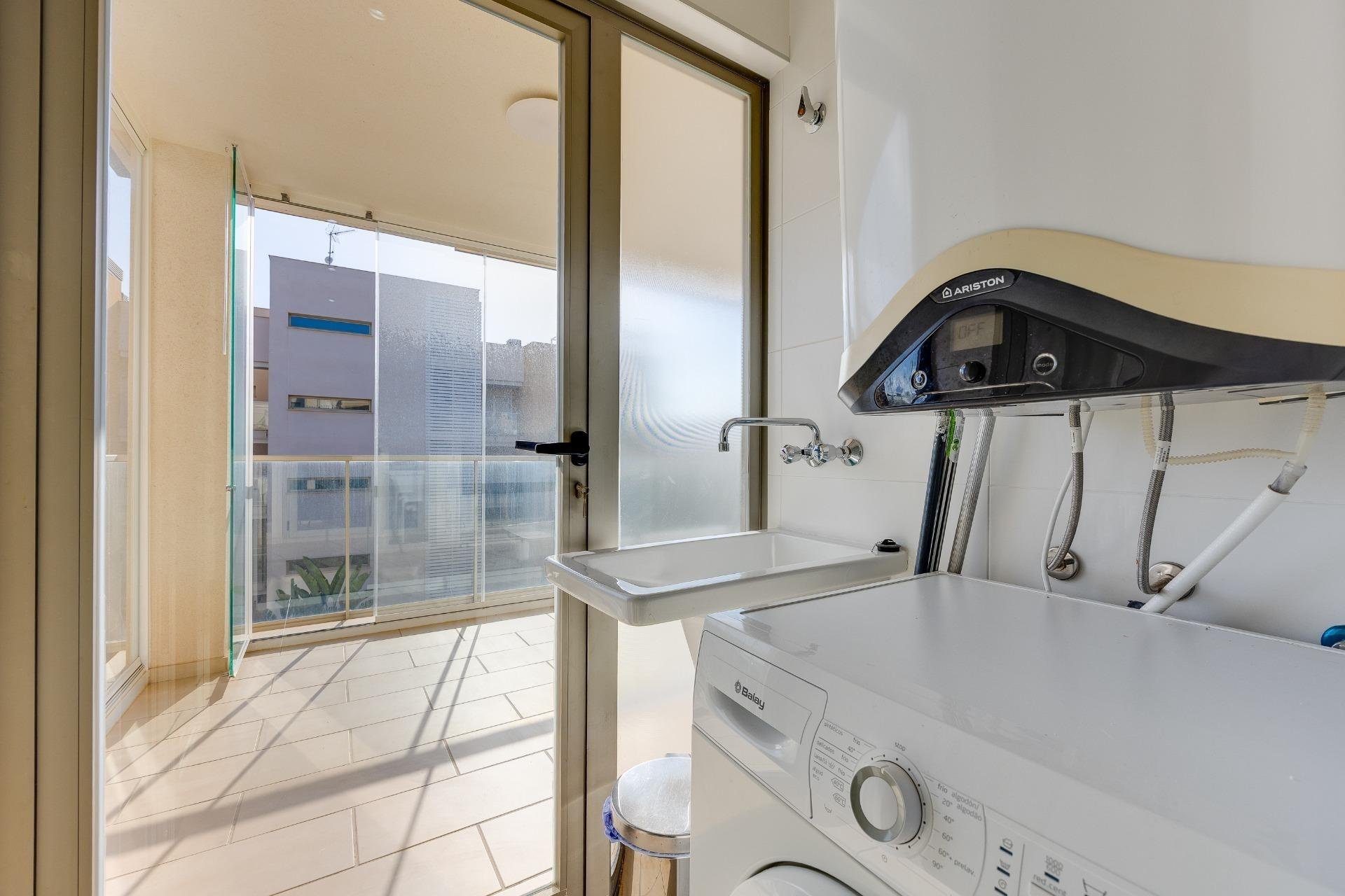 Resale - Apartment / Flat * - Orihuela Costa * - Playa Flamenca *
