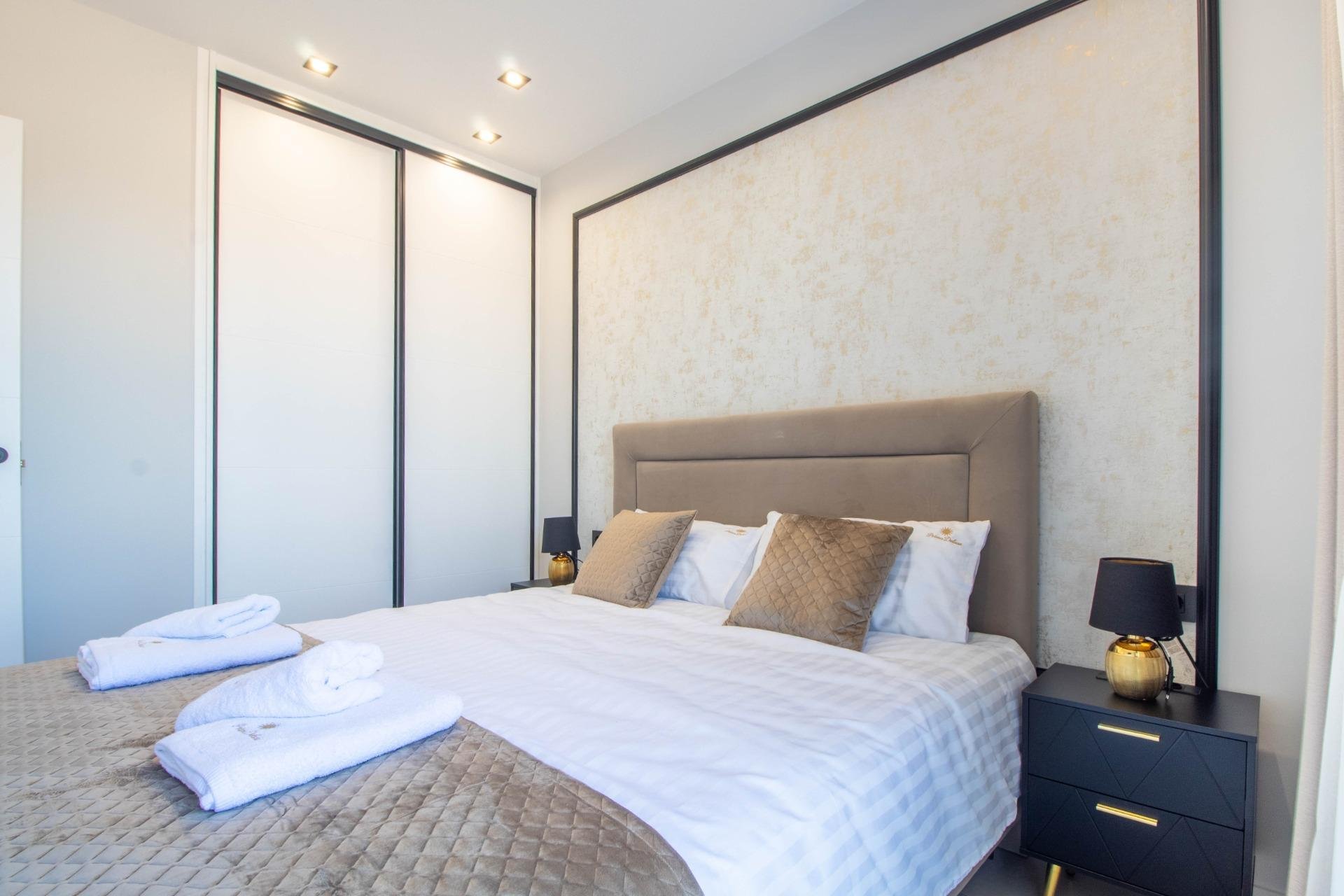 Resale - Apartment / Flat * - Orihuela Costa - Punta Prima *