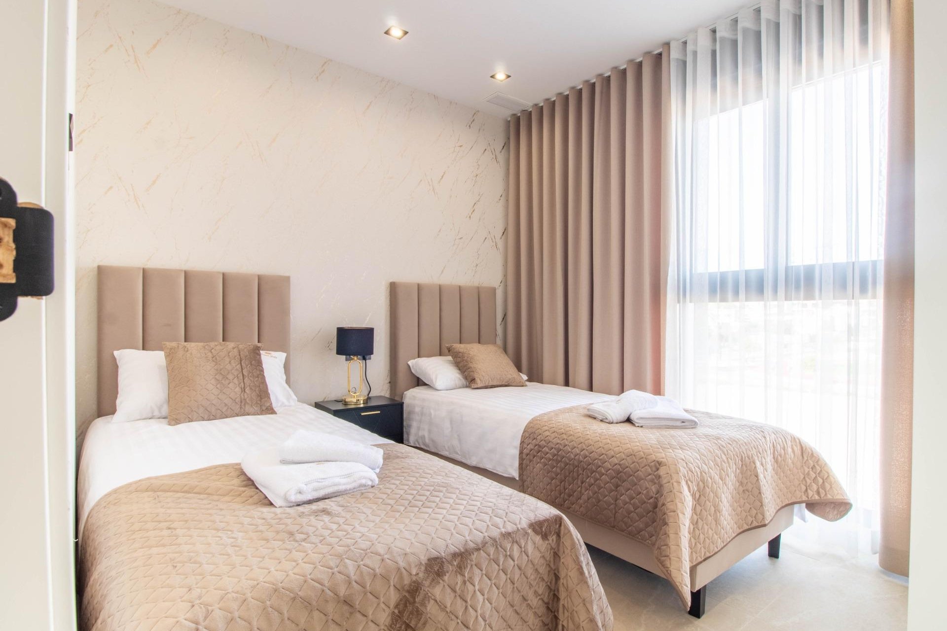 Resale - Apartment / Flat * - Orihuela Costa - Punta Prima *