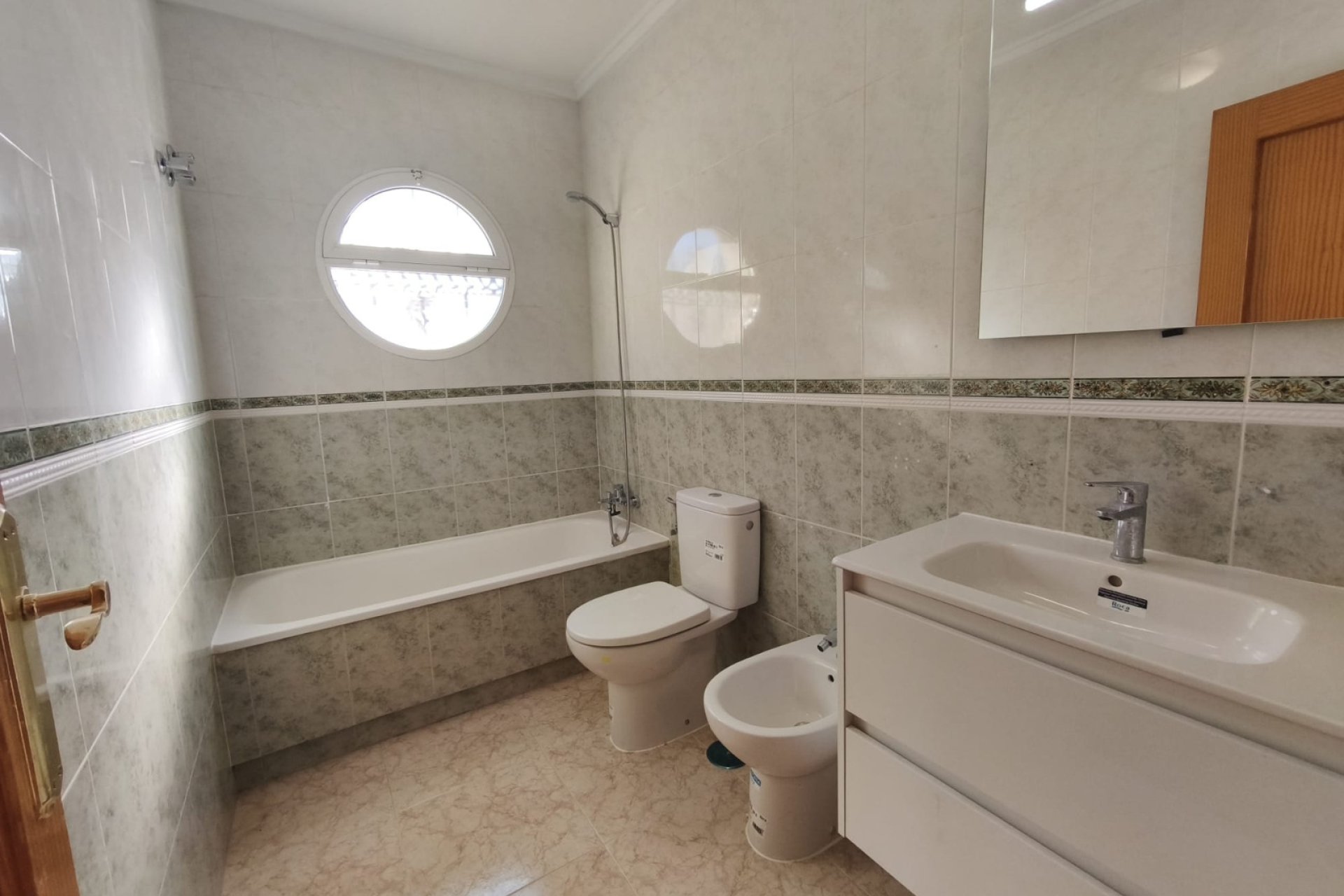 Resale - Apartment / Flat * - Orihuela Costa * - Punta Prima *