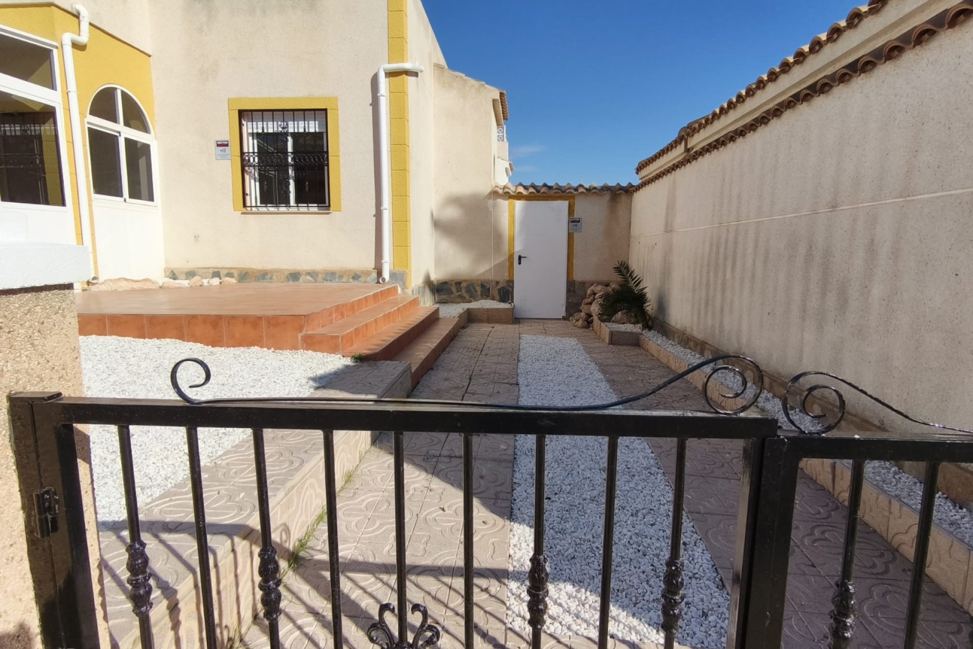 Resale - Apartment / Flat * - Orihuela Costa * - Punta Prima *