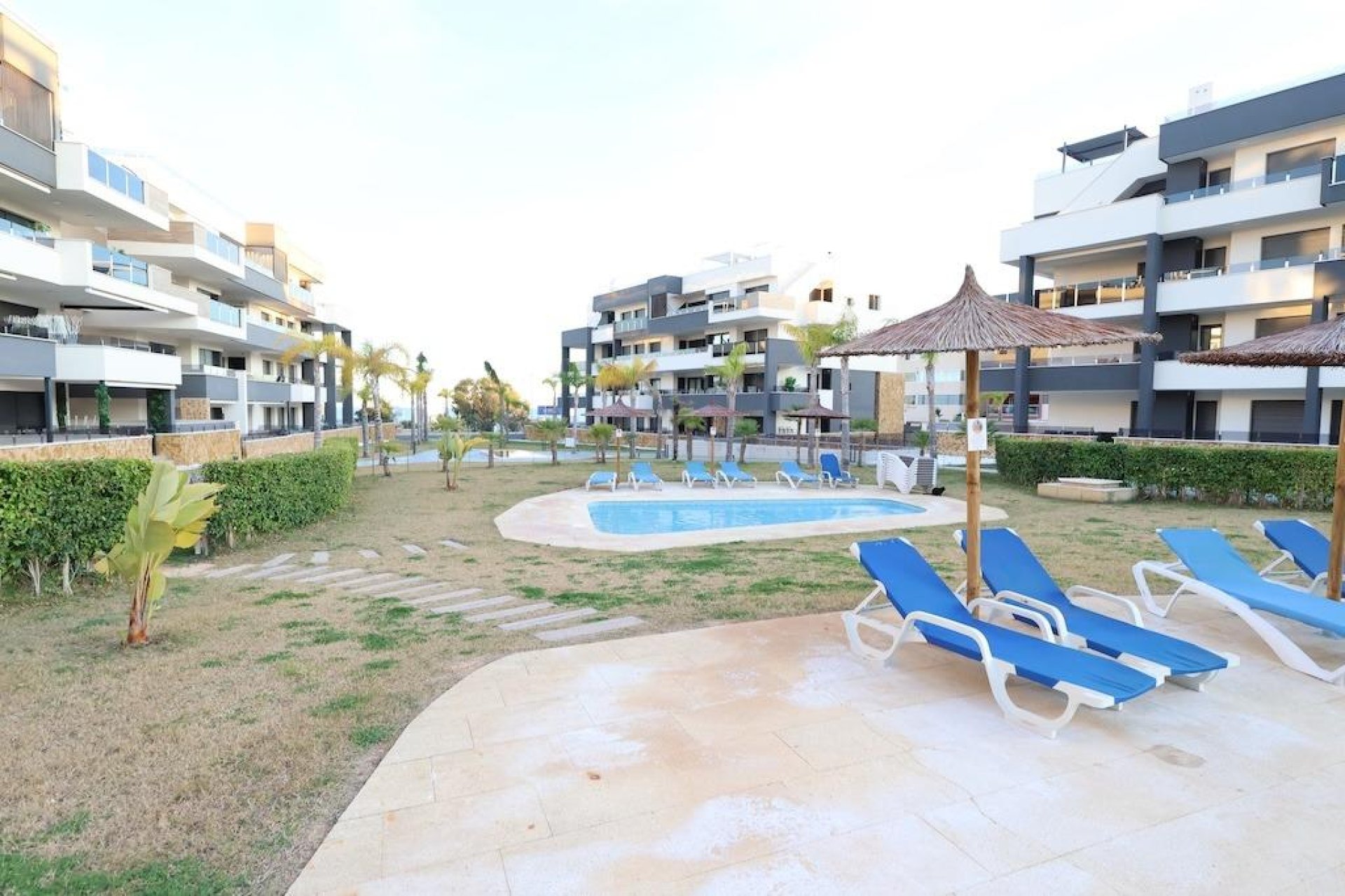 Resale - Apartment / Flat * - Orihuela Costa * - Punta Prima *