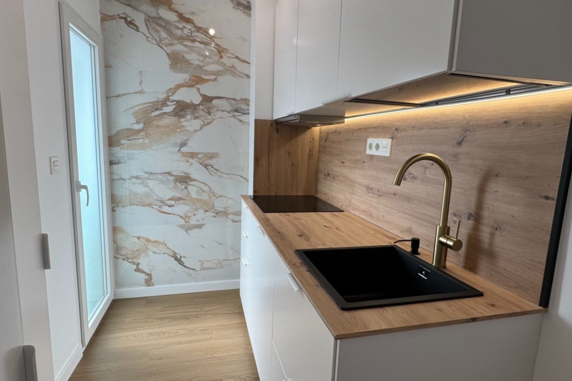 Resale - Apartment / Flat * - Orihuela Costa * - Punta Prima