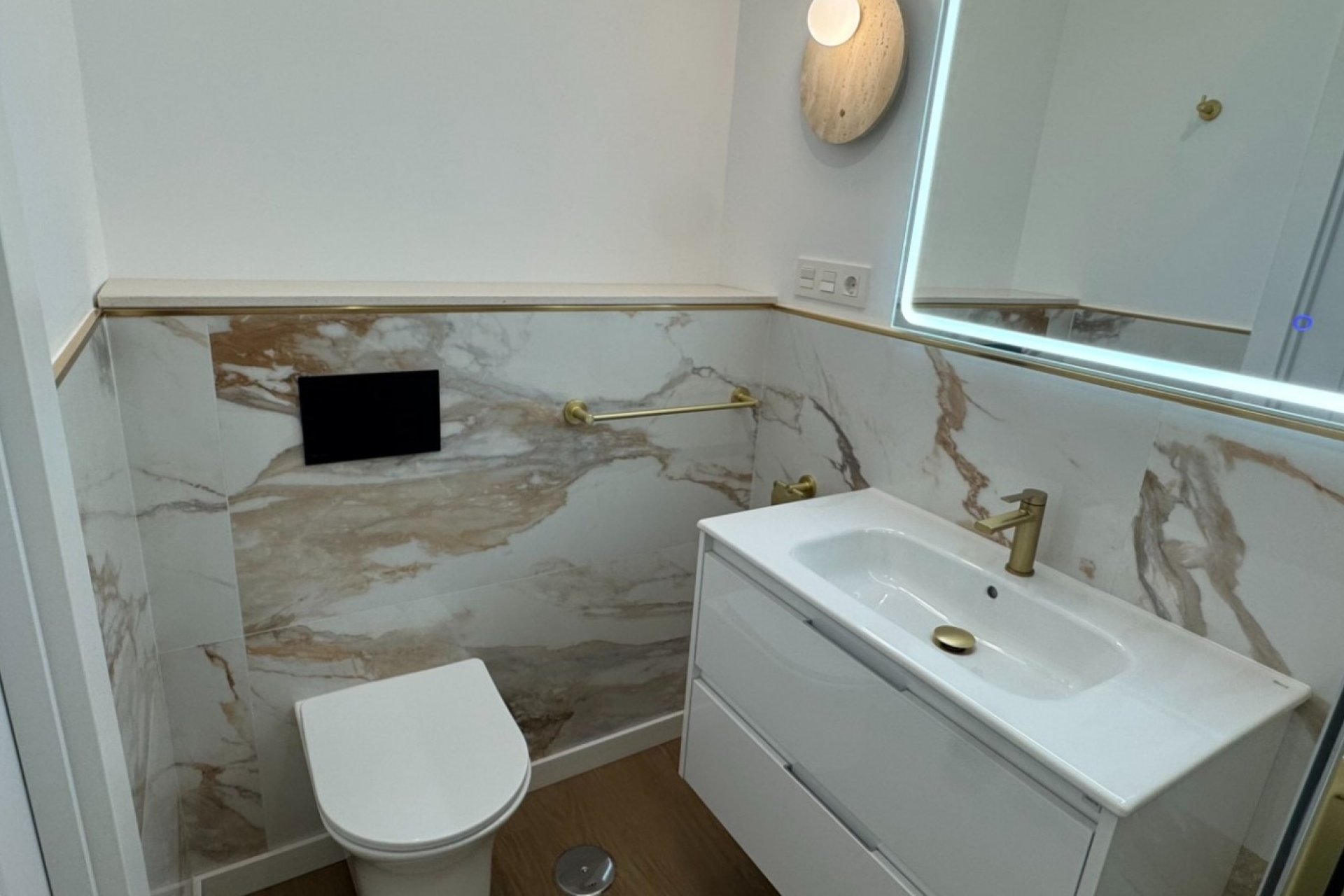 Resale - Apartment / Flat * - Orihuela Costa * - Punta Prima