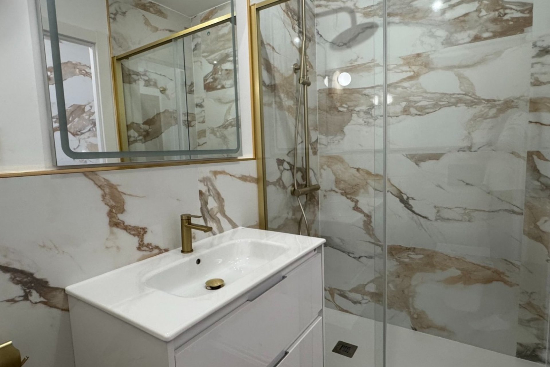 Resale - Apartment / Flat * - Orihuela Costa * - Punta Prima