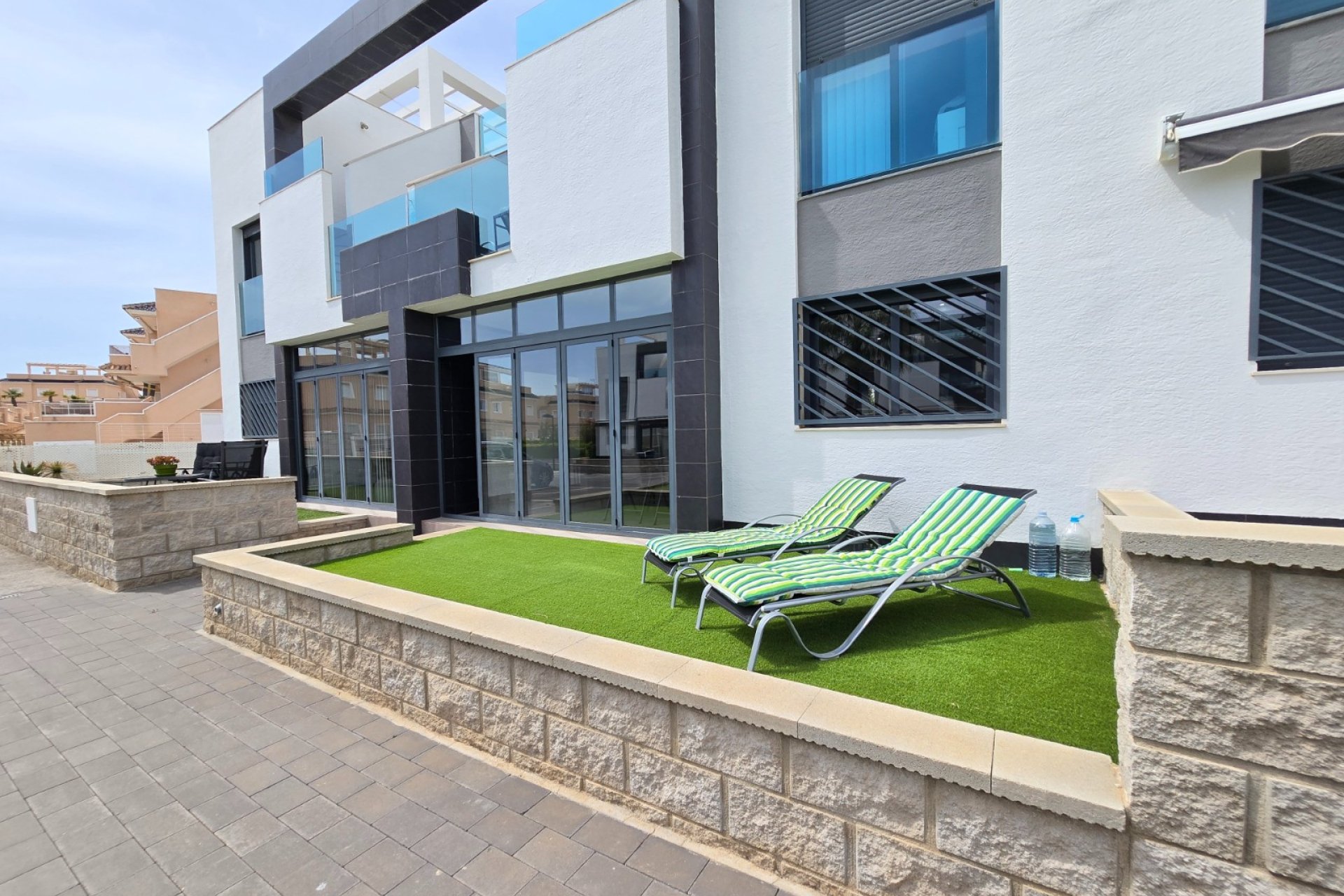 Resale - Apartment / Flat * - Orihuela Costa * - Punta Prima *